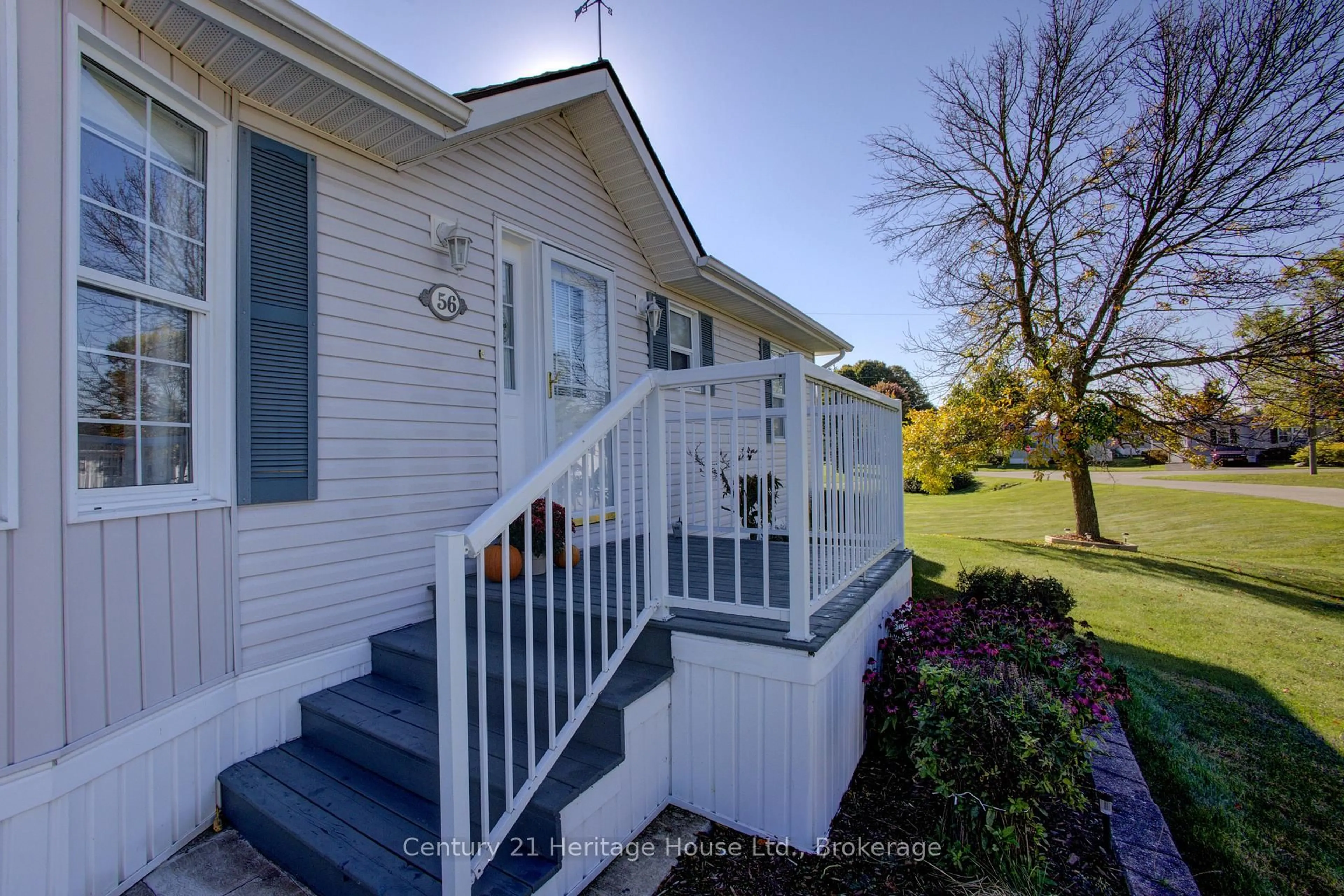 Home with vinyl exterior material, unknown for 56-6612 Minto Line 12 Rd, Minto Ontario N0G 1M0