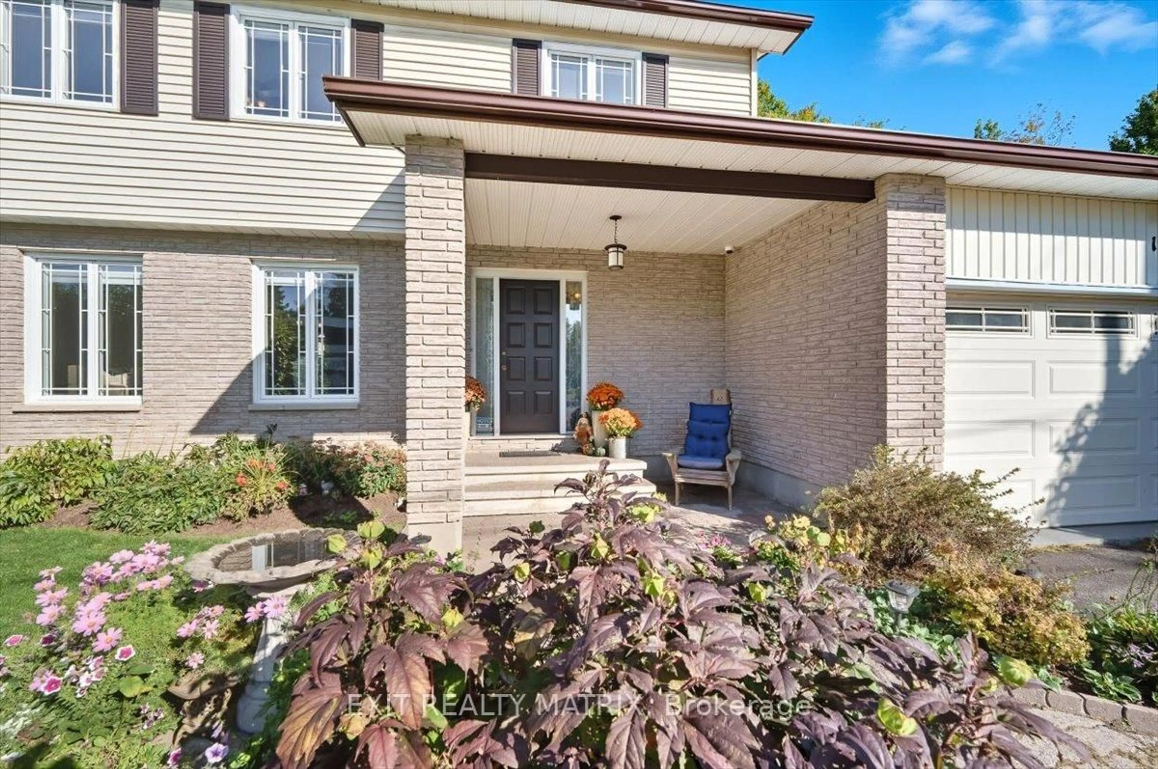 Unknown for 159 DUNLOP Cres, Russell Ontario K4R 1B3
