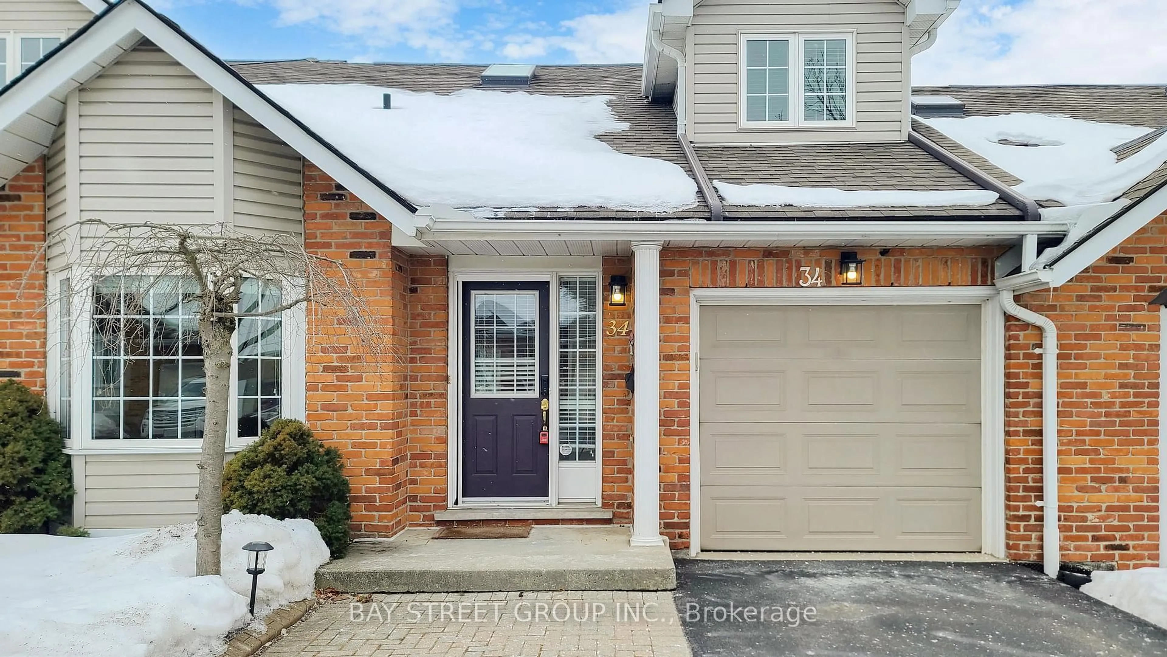 Home with brick exterior material, street for 810 Golf Links Rd #34, Hamilton Ontario L9K 1J7