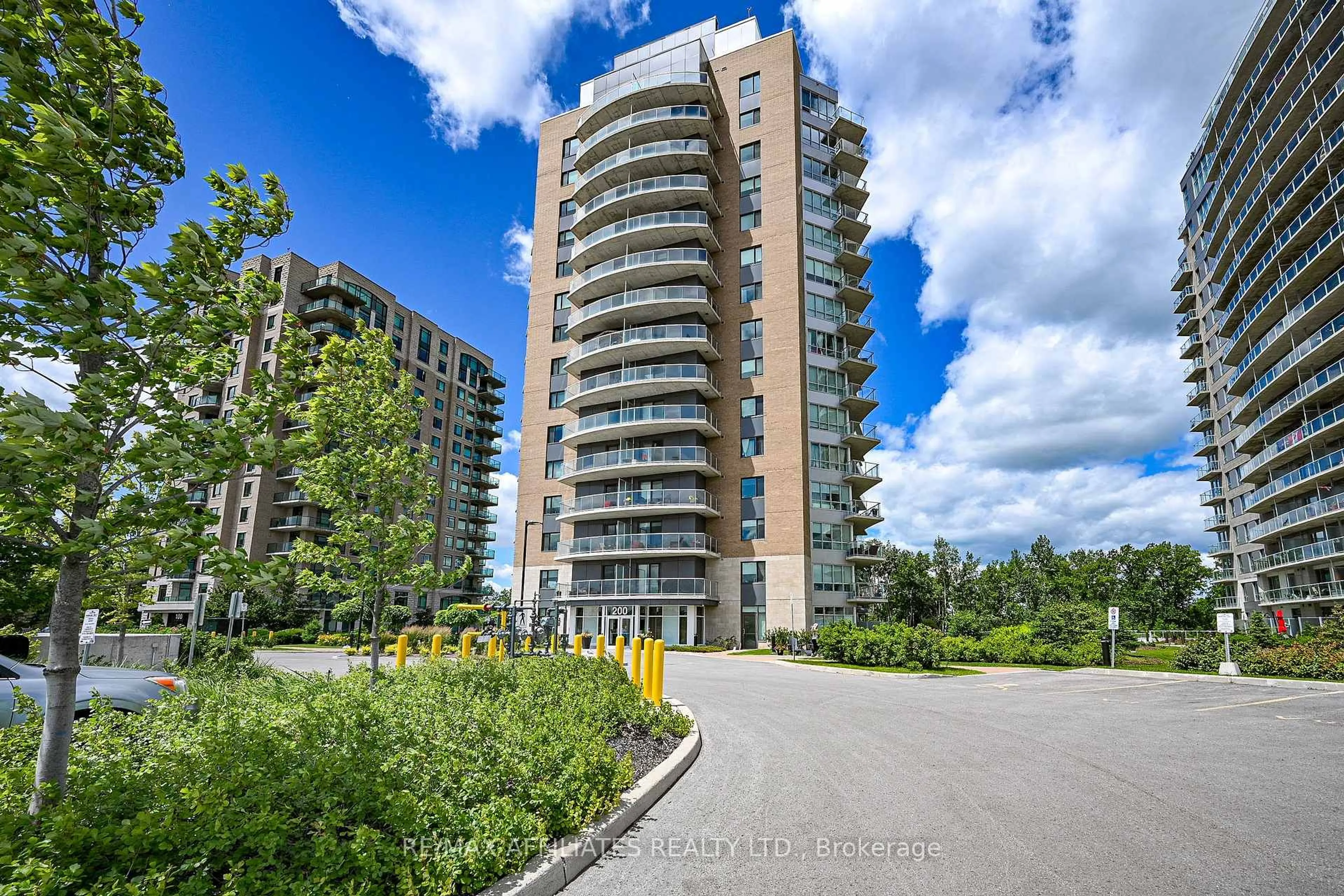 A pic from outside/outdoor area/front of a property/back of a property/a pic from drone, building for 200 Inlet Private #407, Ottawa Ontario K4A 5H3