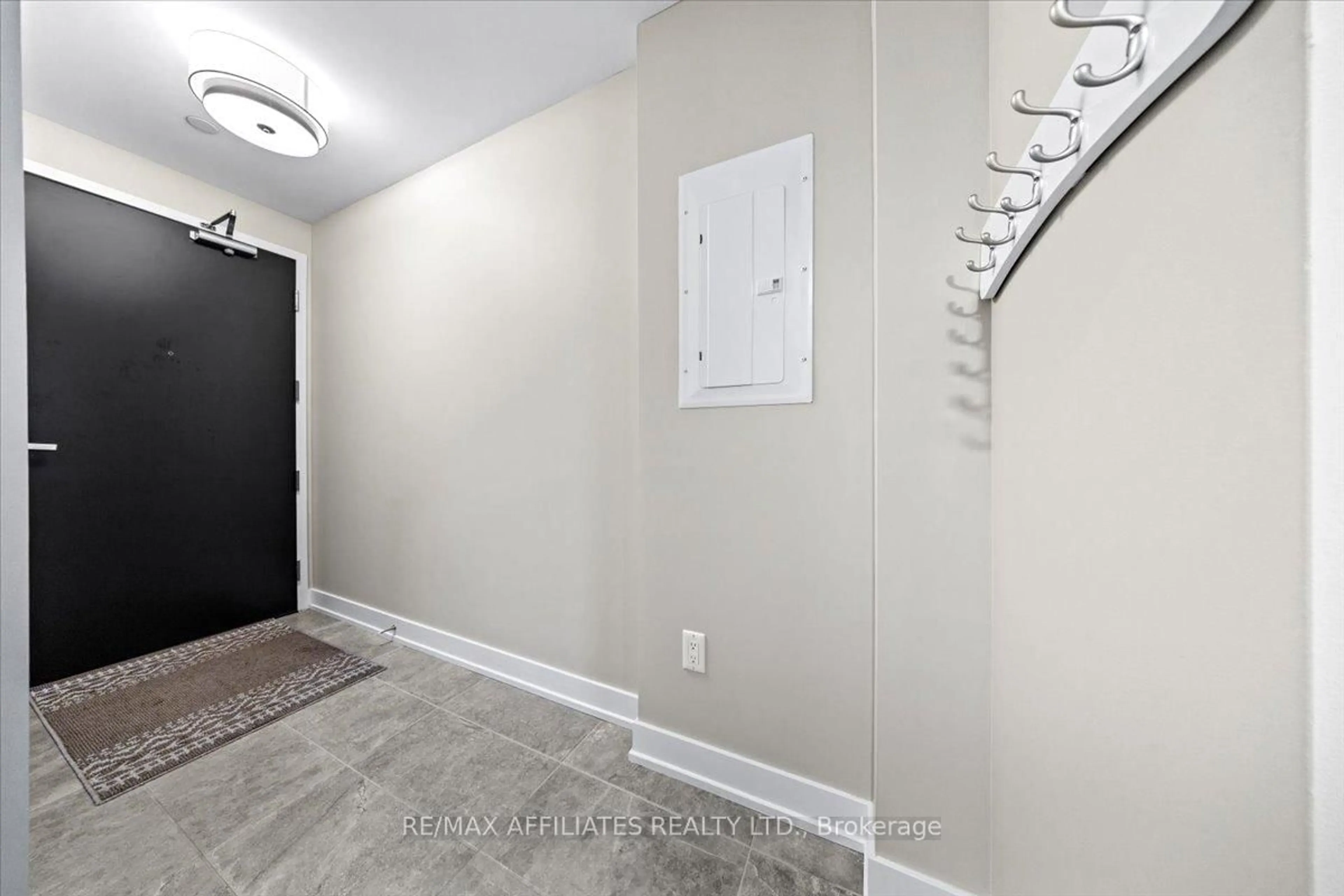 Indoor entryway for 200 Inlet Private #407, Ottawa Ontario K4A 5H3