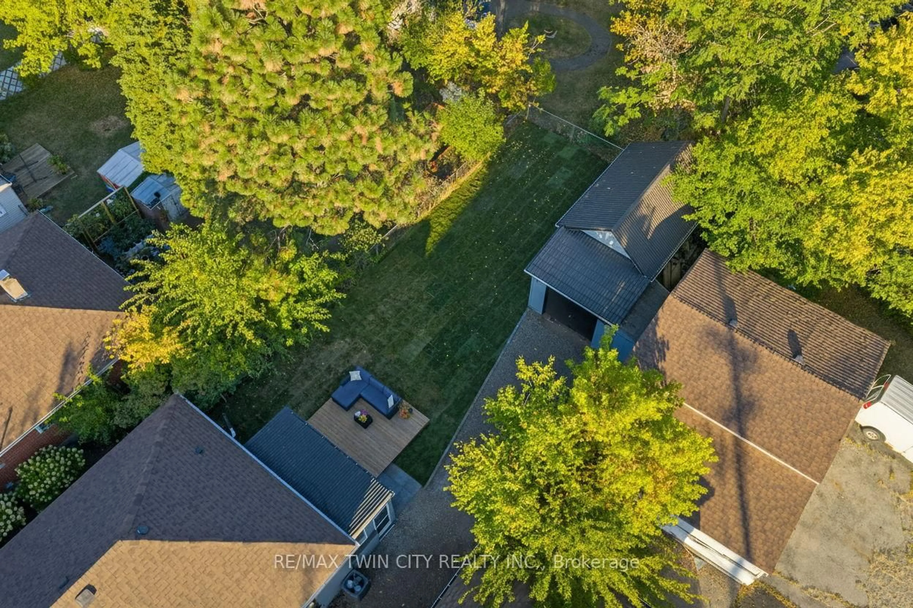 A pic from outside/outdoor area/front of a property/back of a property/a pic from drone, forest/trees view for 3 Dundee St, Brantford Ontario N3R 4L9