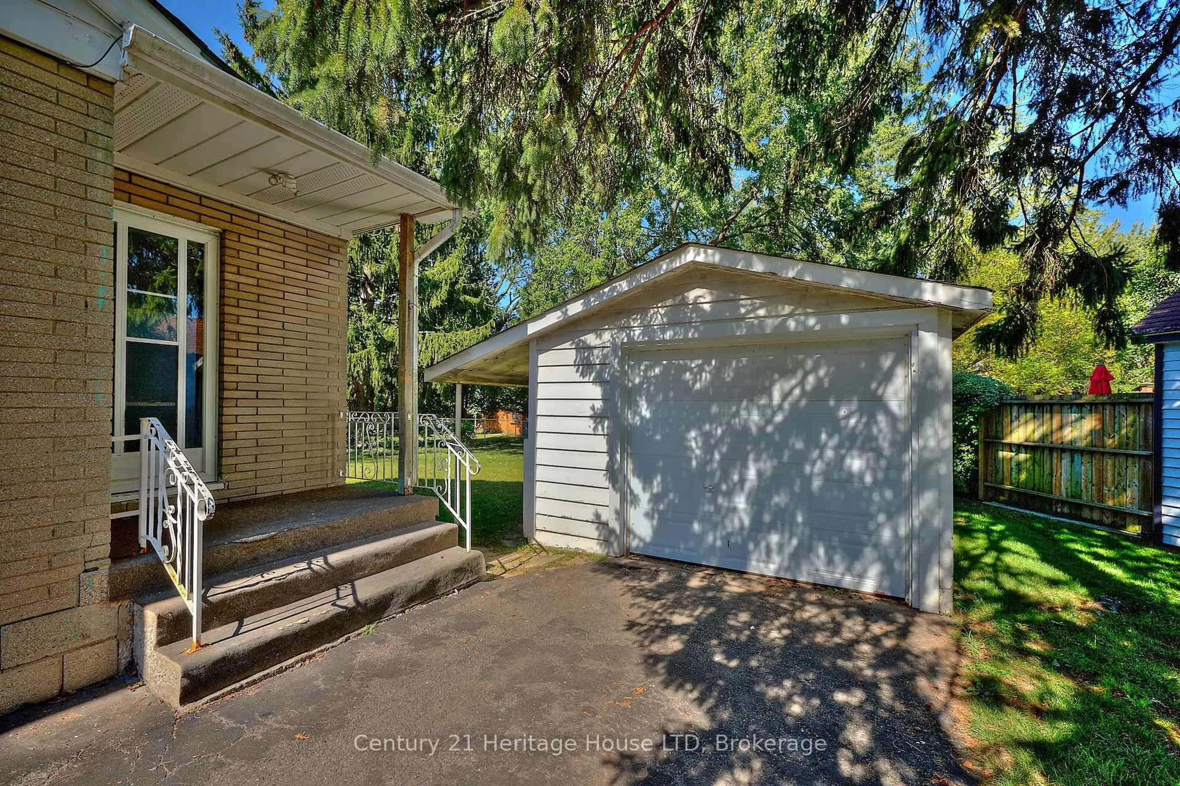Unknown for 6281 Burdette Dr, Niagara Falls Ontario L2E 5H1