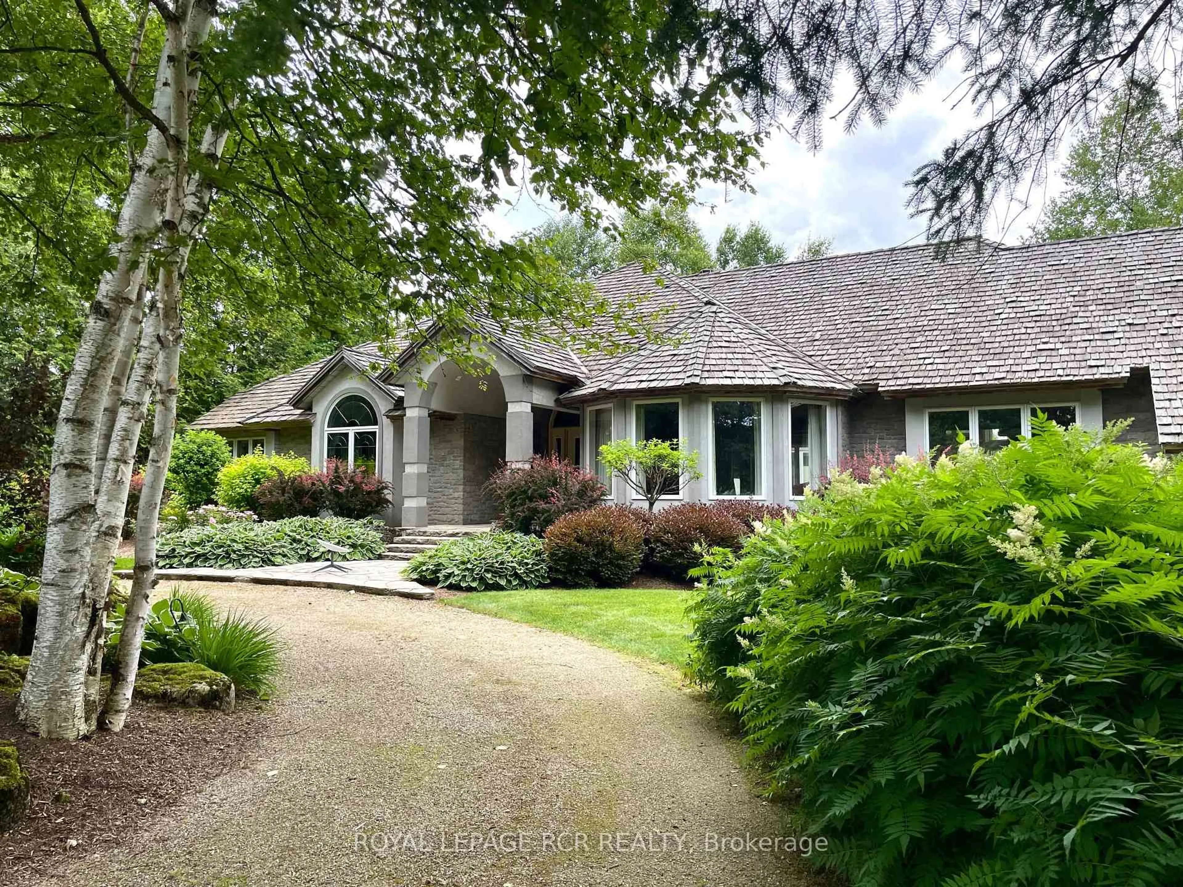 A pic from outside/outdoor area/front of a property/back of a property/a pic from drone, unknown for 101089 10th Sdrd, East Garafraxa Ontario L9W 7J9