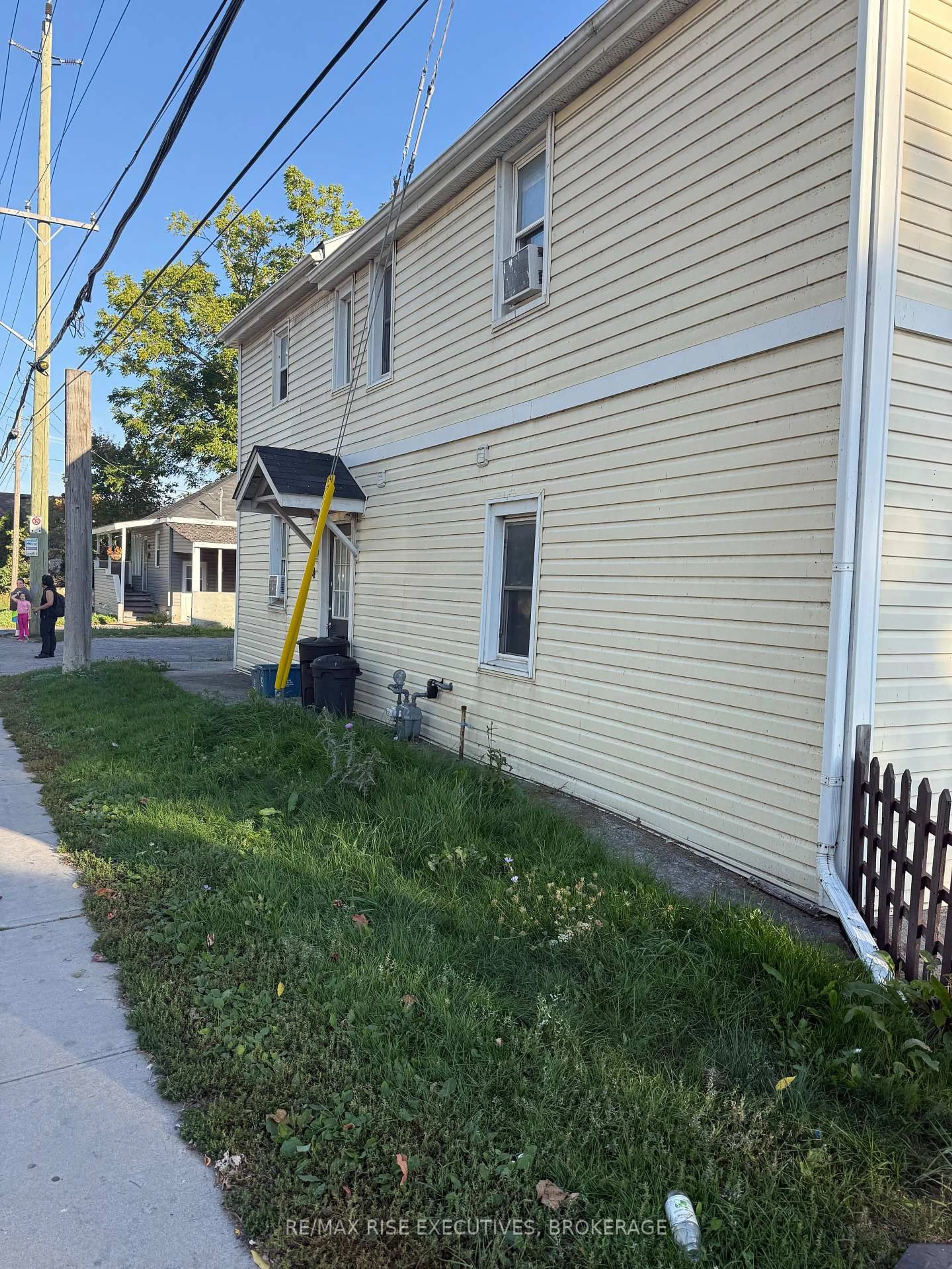 Unknown for 695 Victoria St, Kingston Ontario K7K 4S6