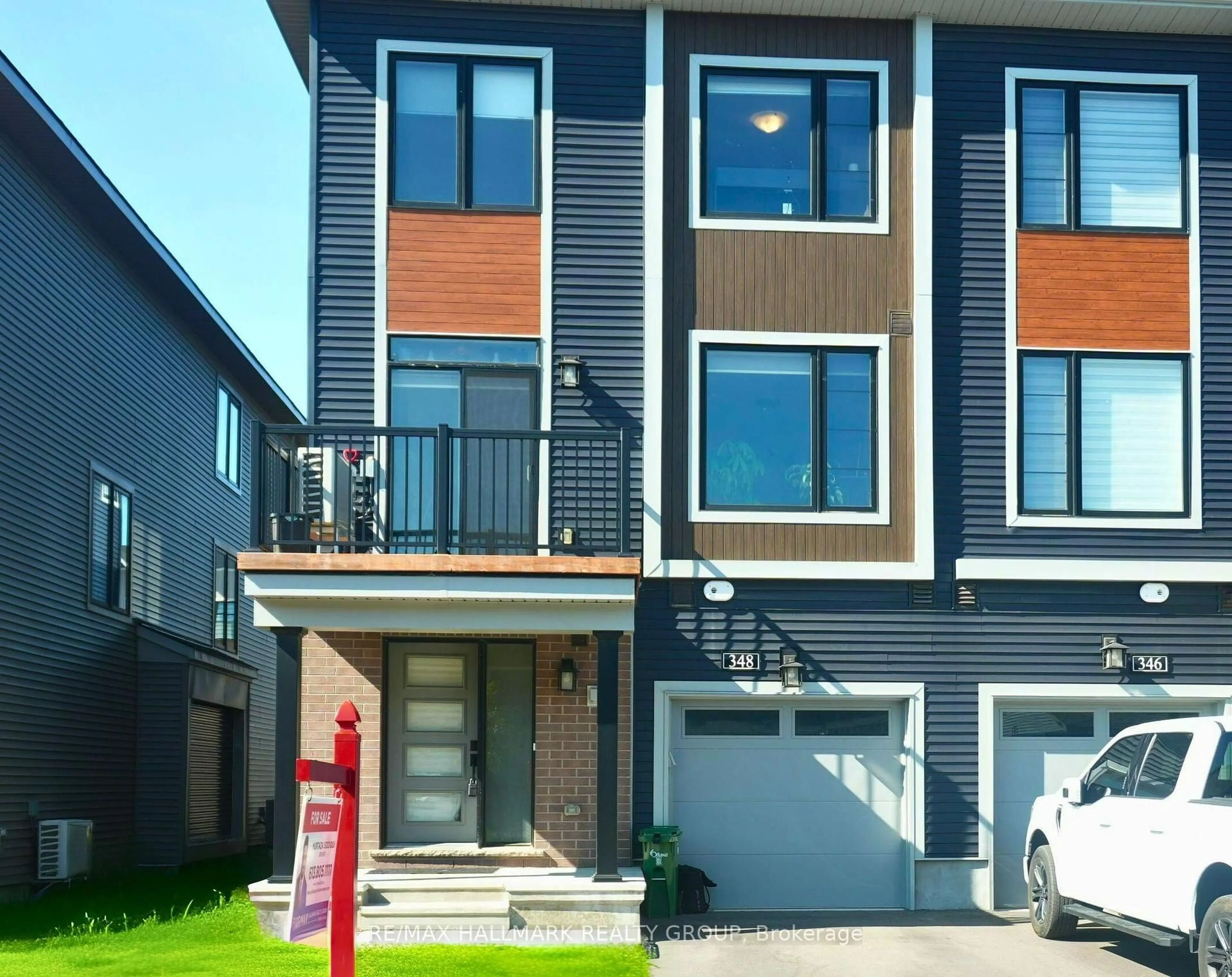Home with vinyl exterior material, street for 348 Raheen Court Ottawa Crct, Ottawa Ontario K2C 3H2