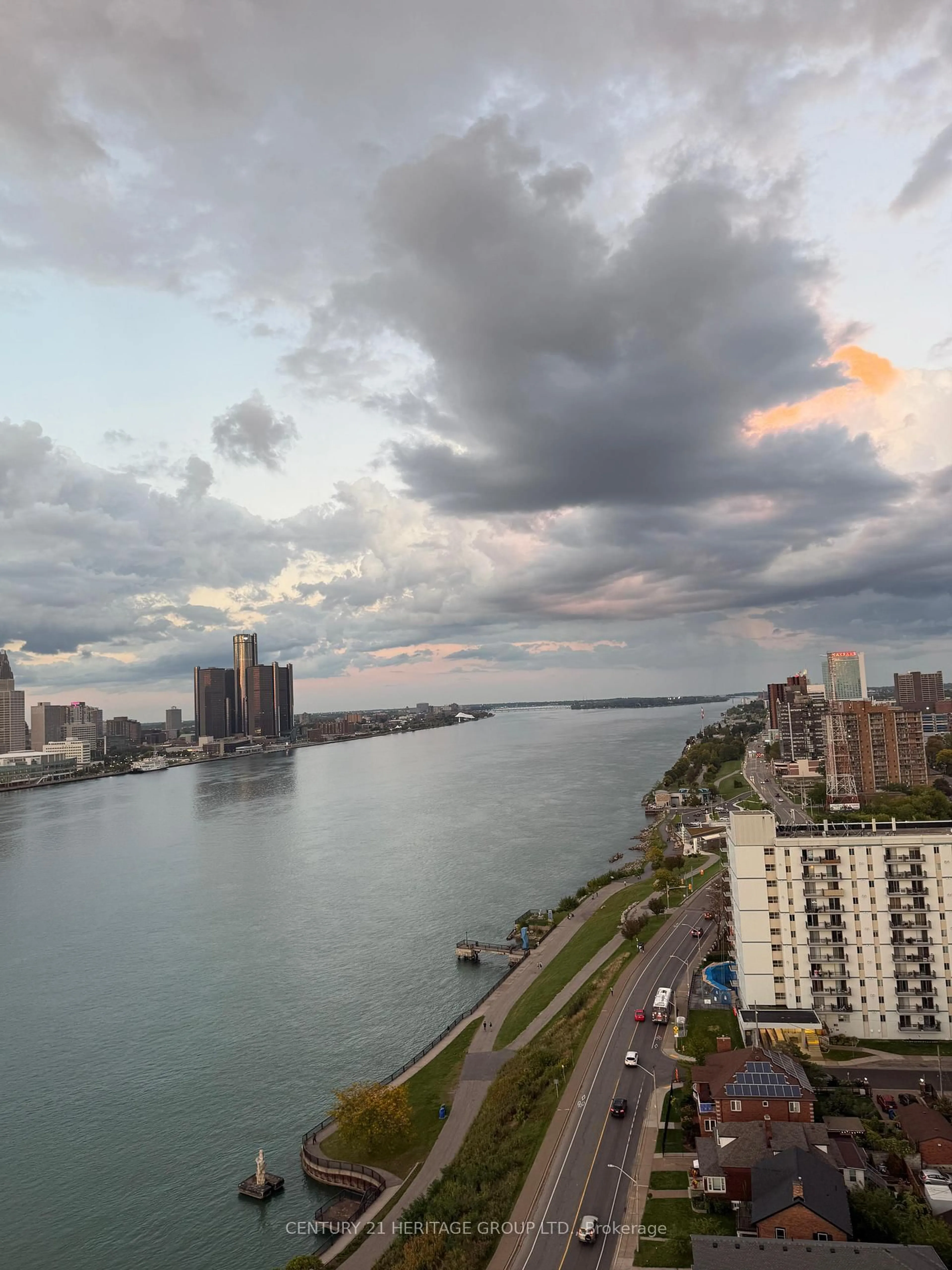 Unknown for 1225 Riverside Dr #305, Windsor Ontario N9A 0A2