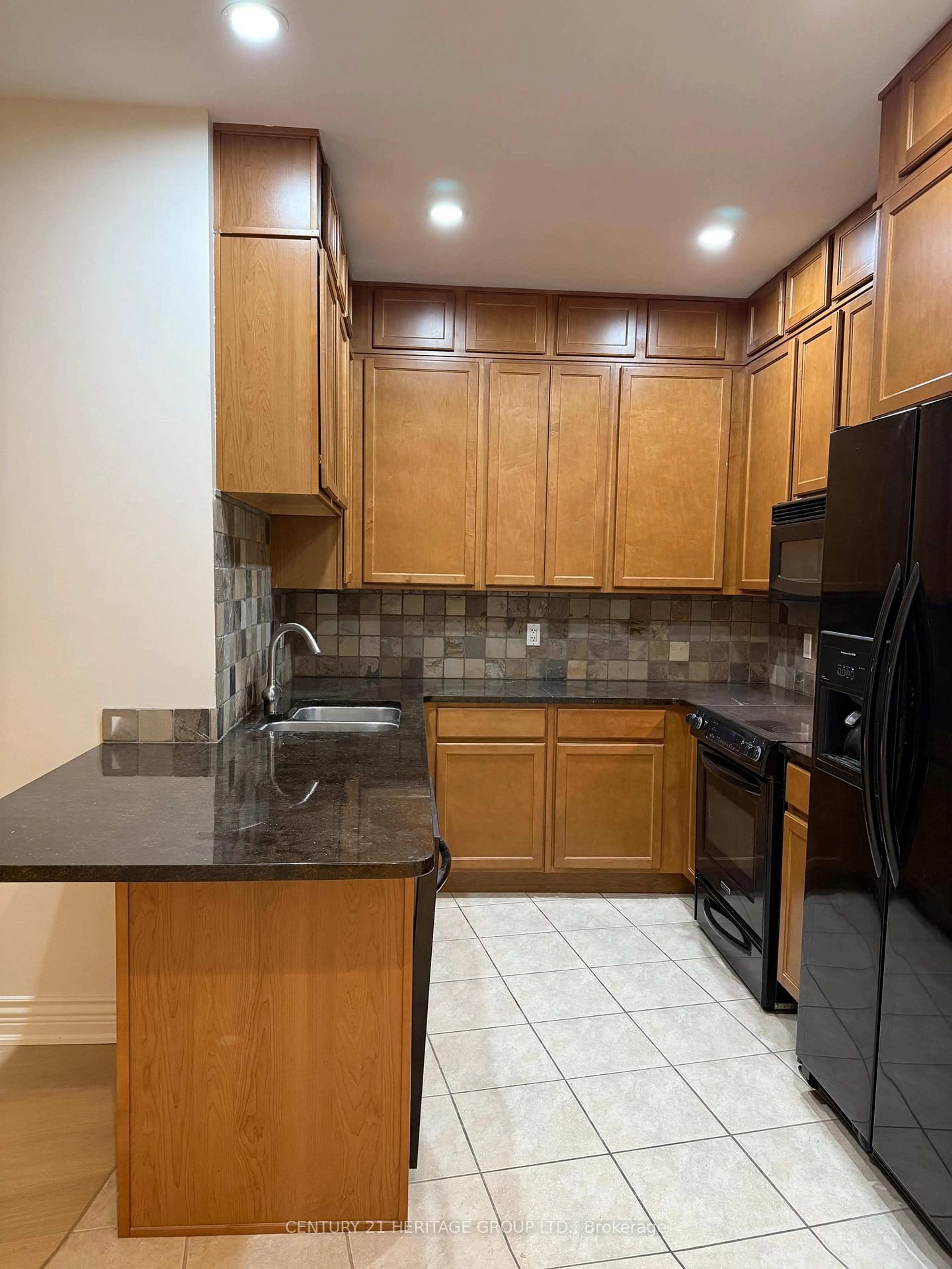 Standard kitchen, unknown for 1225 Riverside Dr #305, Windsor Ontario N9A 0A2