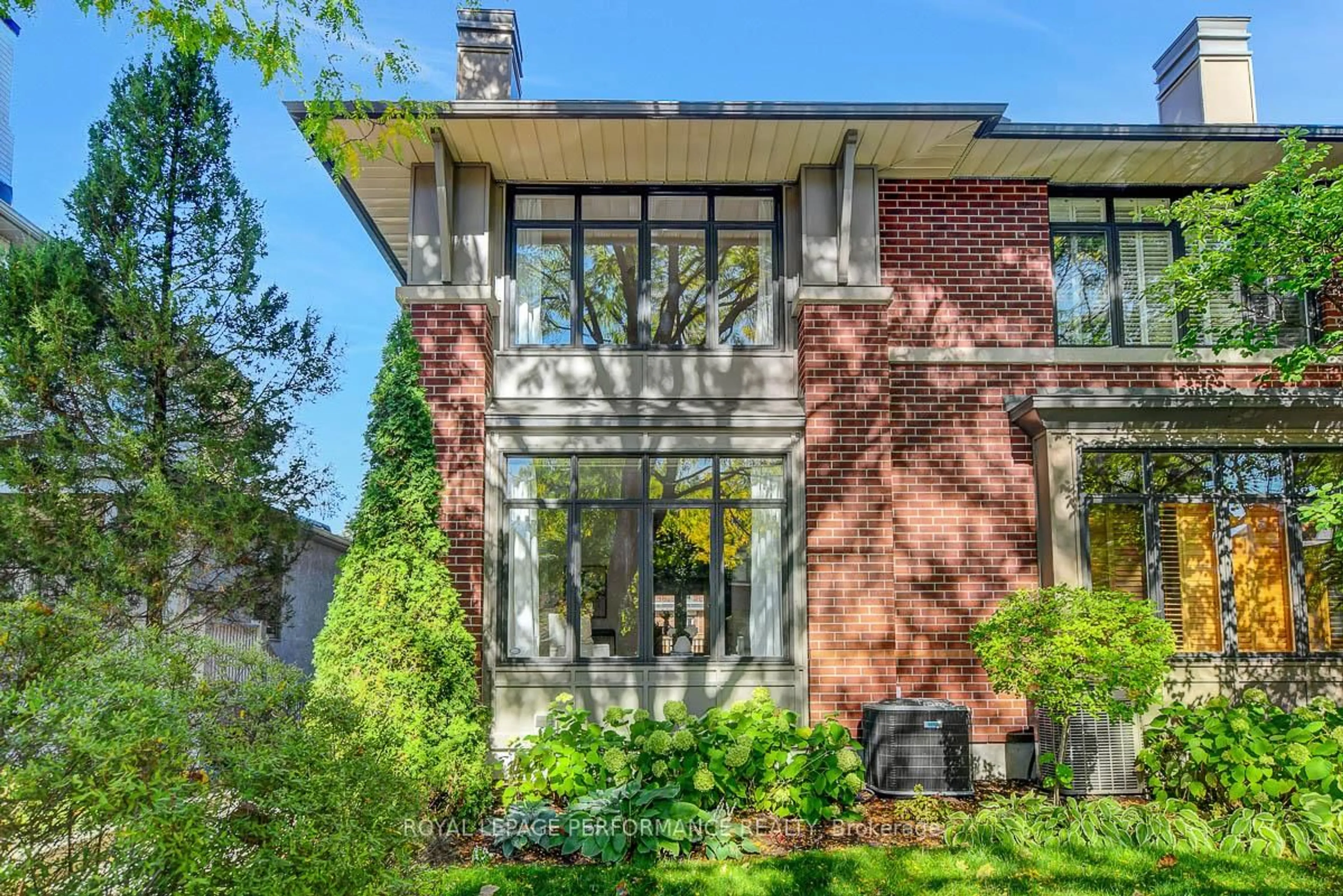 Home with brick exterior material, street for 259 Second Ave, Ottawa Ontario K1S 2H8