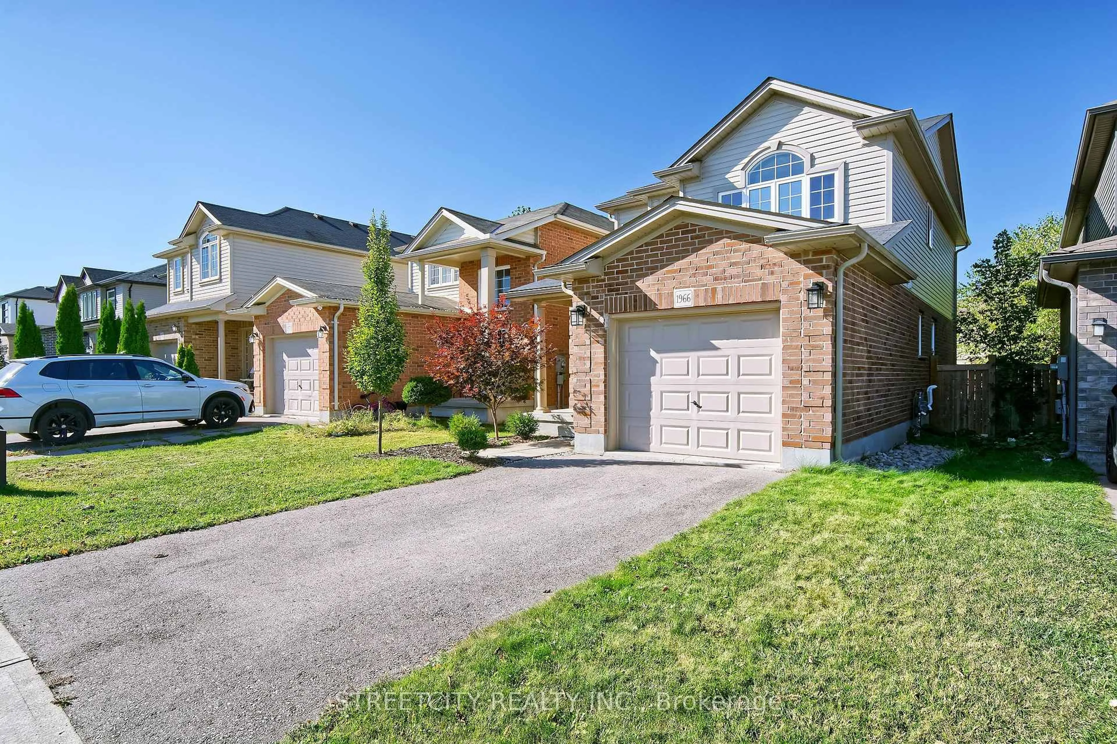 Home with brick exterior material, street for 1966 Foxridge Cres, London North Ontario N6G 5B4