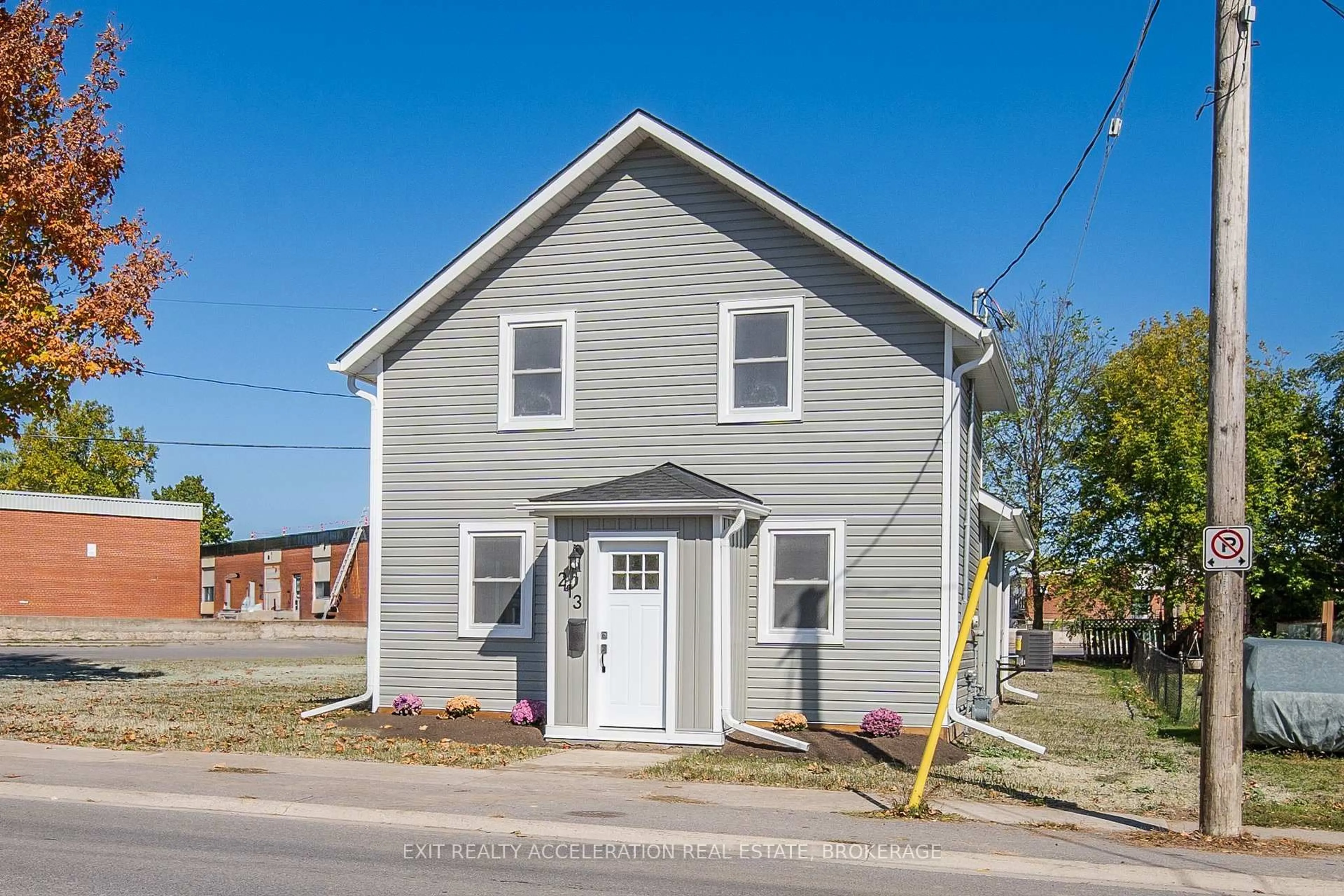 Home with vinyl exterior material, building for 213 Belleville Rd, Greater Napanee Ontario K7R 2R4
