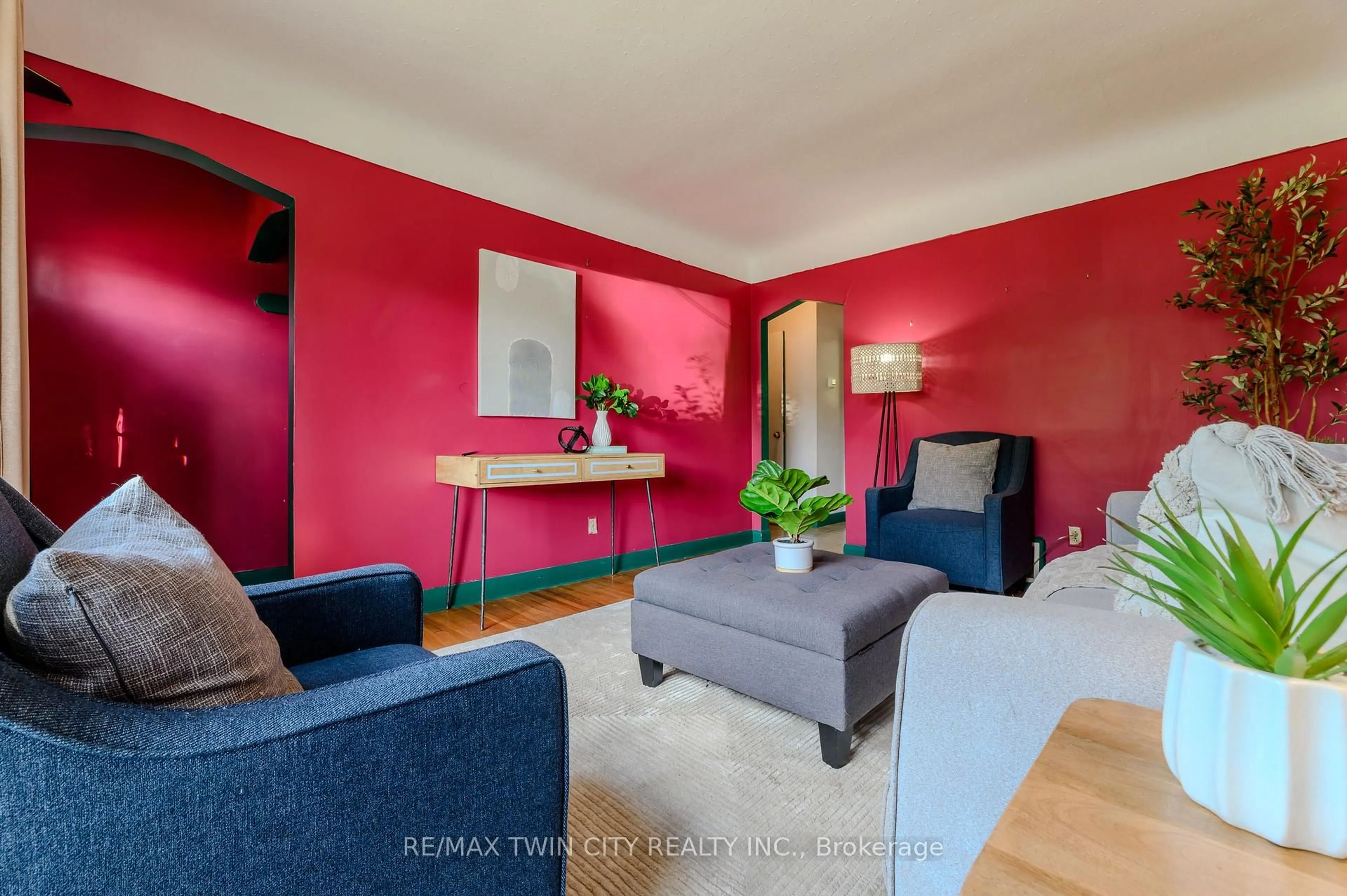 Living room with furniture, unknown for 7 Cherry Rd, Hamilton Ontario L8K 3V7