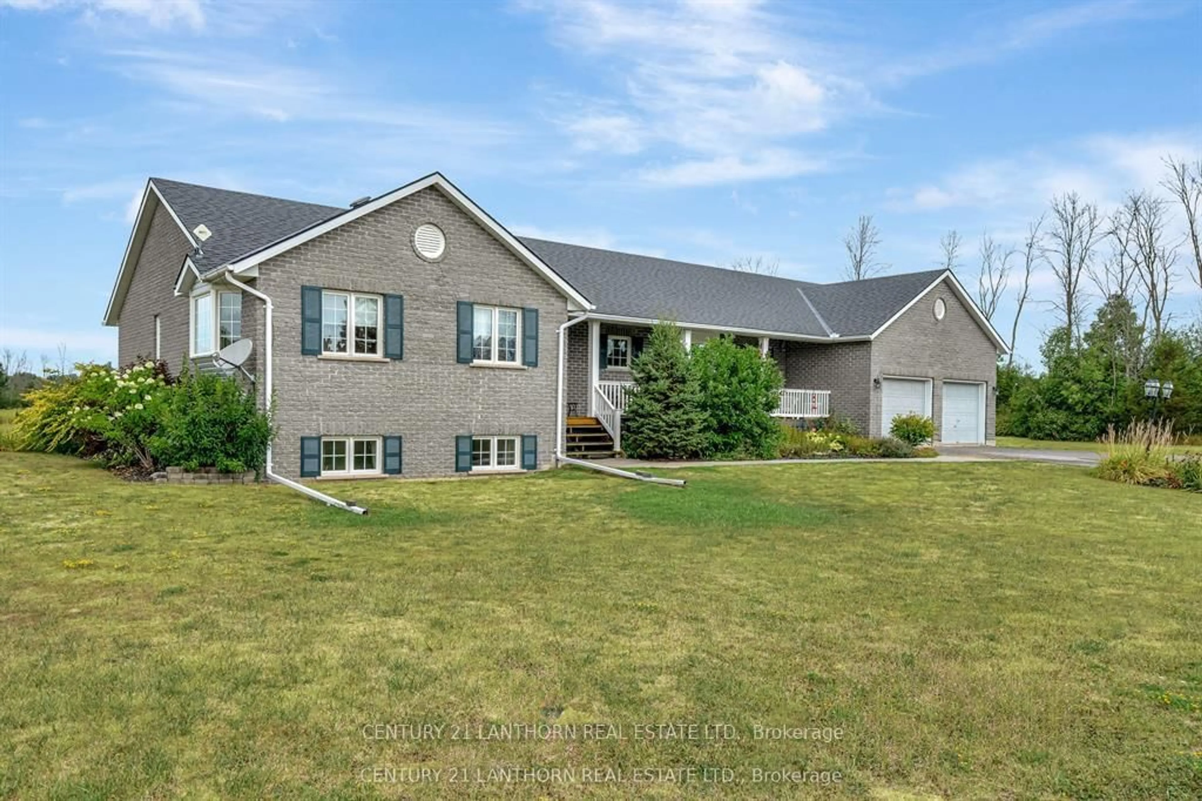 Home with vinyl exterior material, unknown for 1489 Airport Pkwy, Tyendinaga Ontario K8N 4Z6