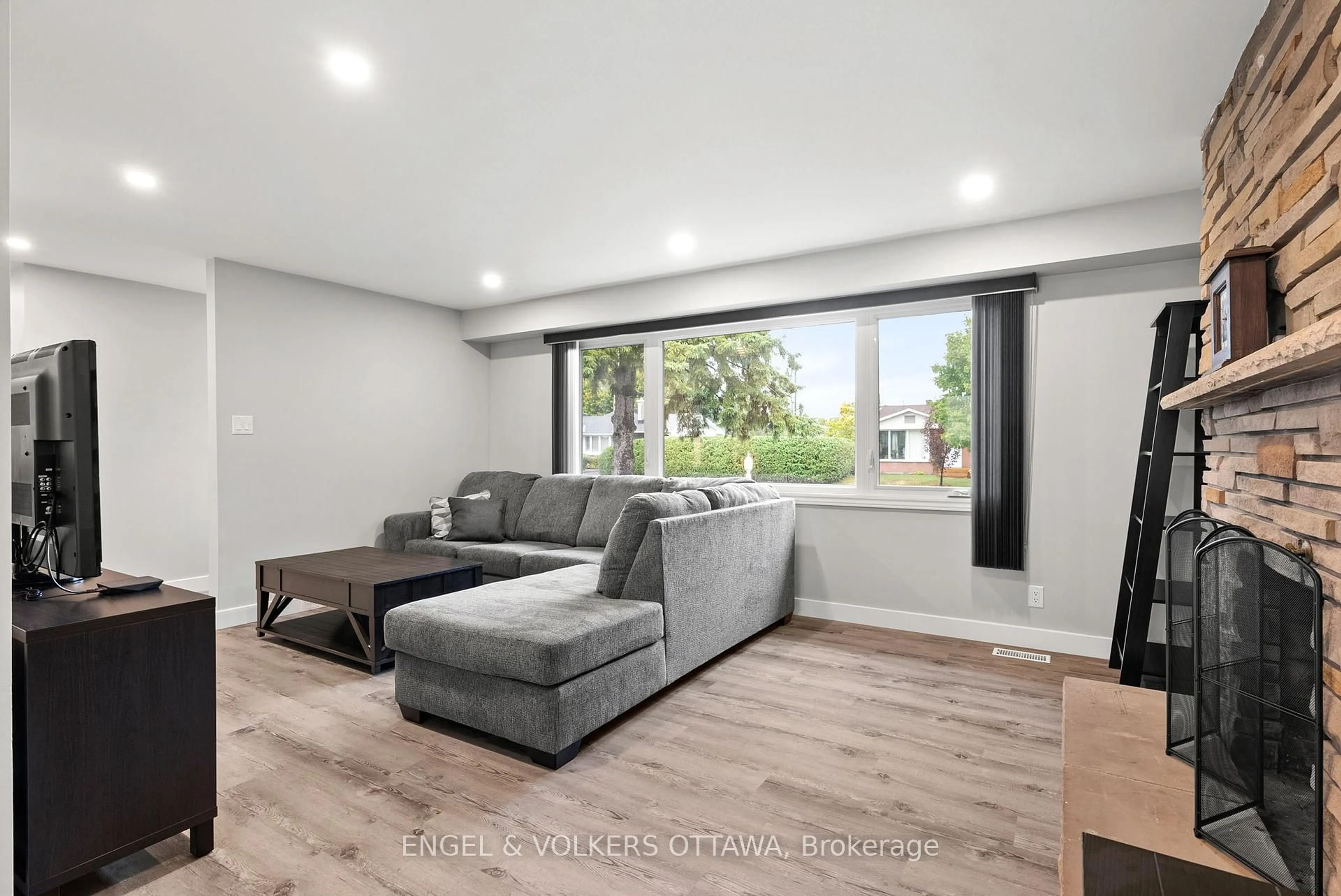 Living room with furniture, unknown for 20 Gary Ave, Ottawa Ontario K2G 3L3