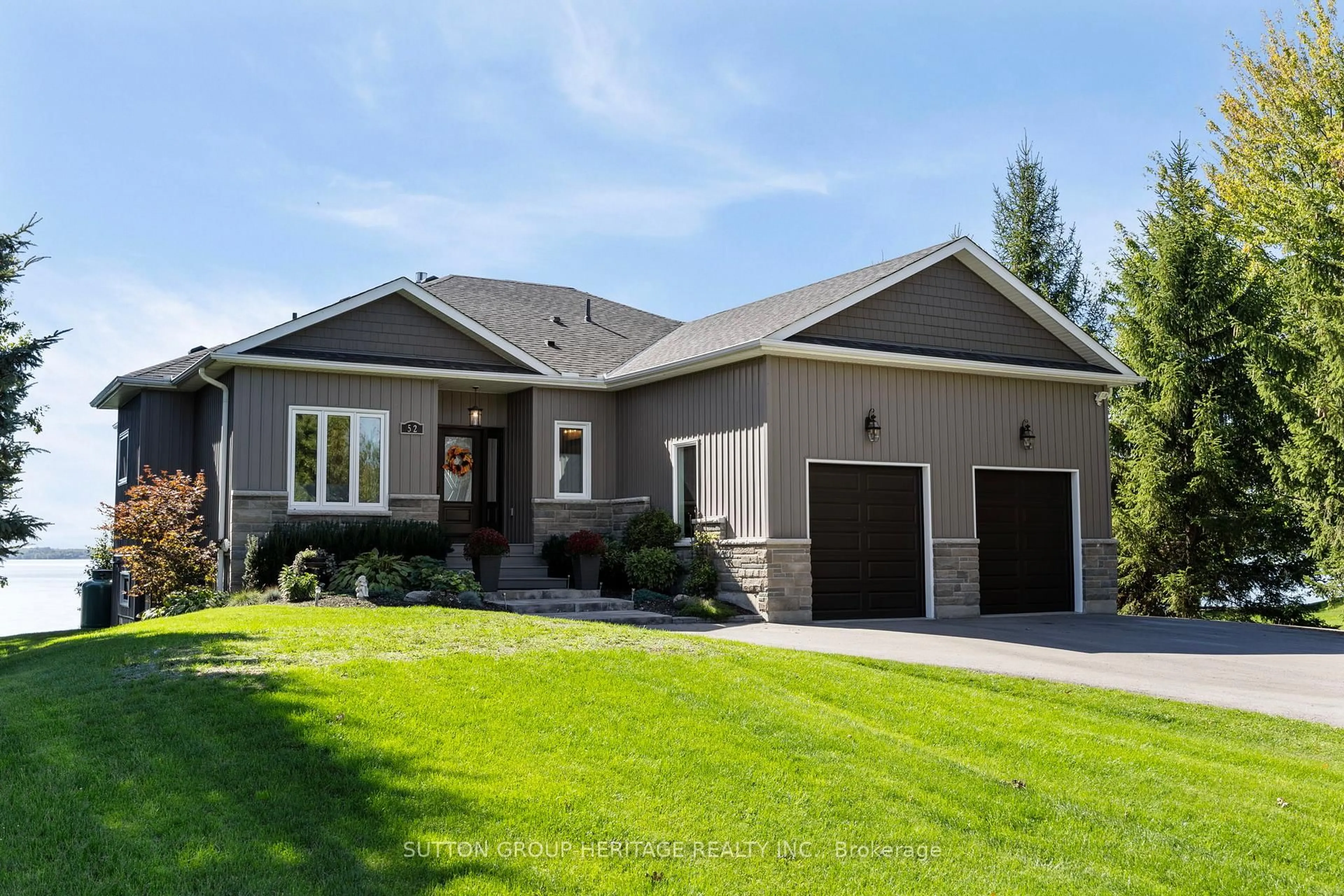Home with vinyl exterior material, street for 52 Hillside Dr, Kawartha Lakes Ontario K0M 2C0