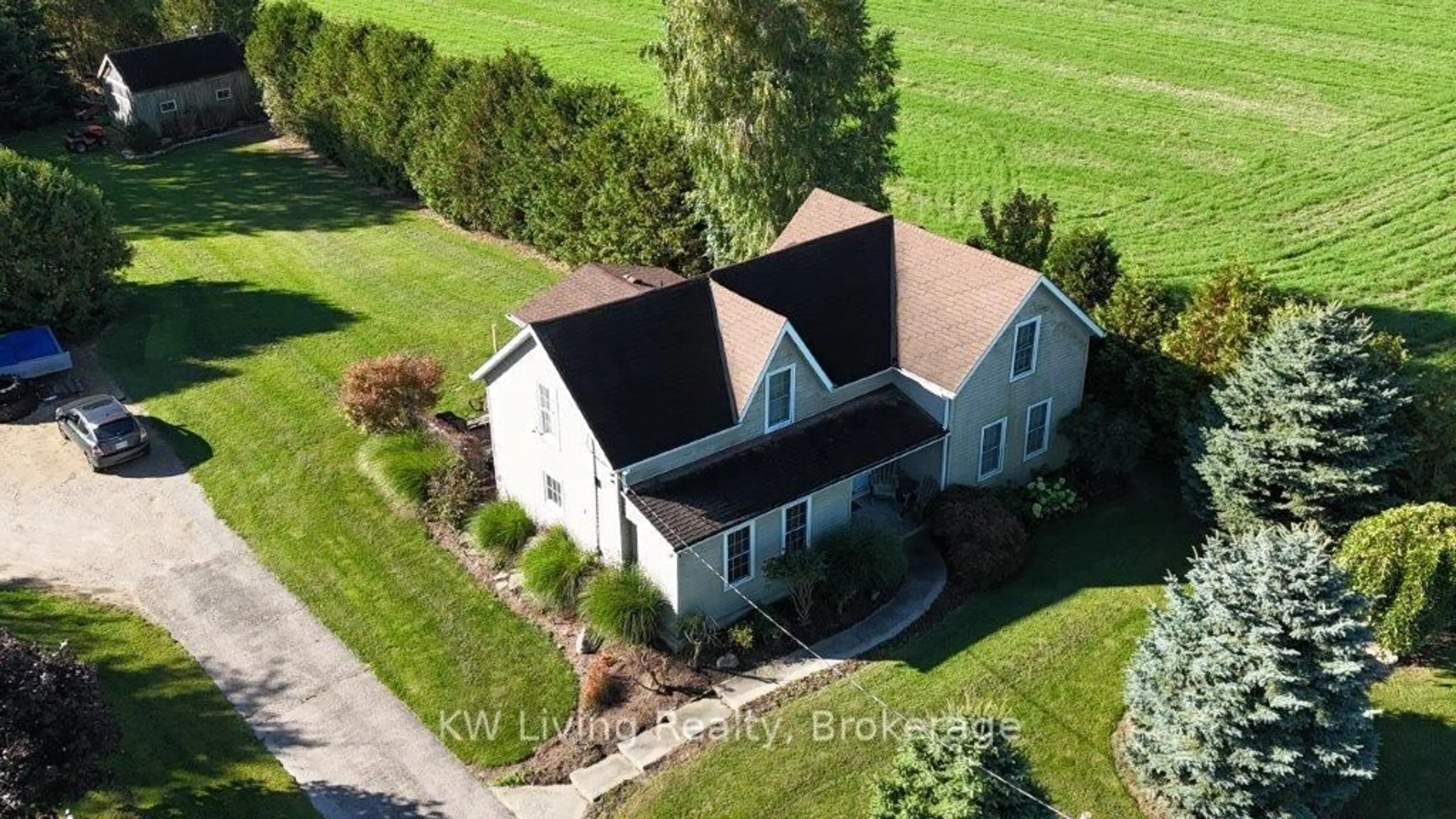A pic from outside/outdoor area/front of a property/back of a property/a pic from drone, building for 358 Windham Road 2, Norwich Ontario N0E 1S0
