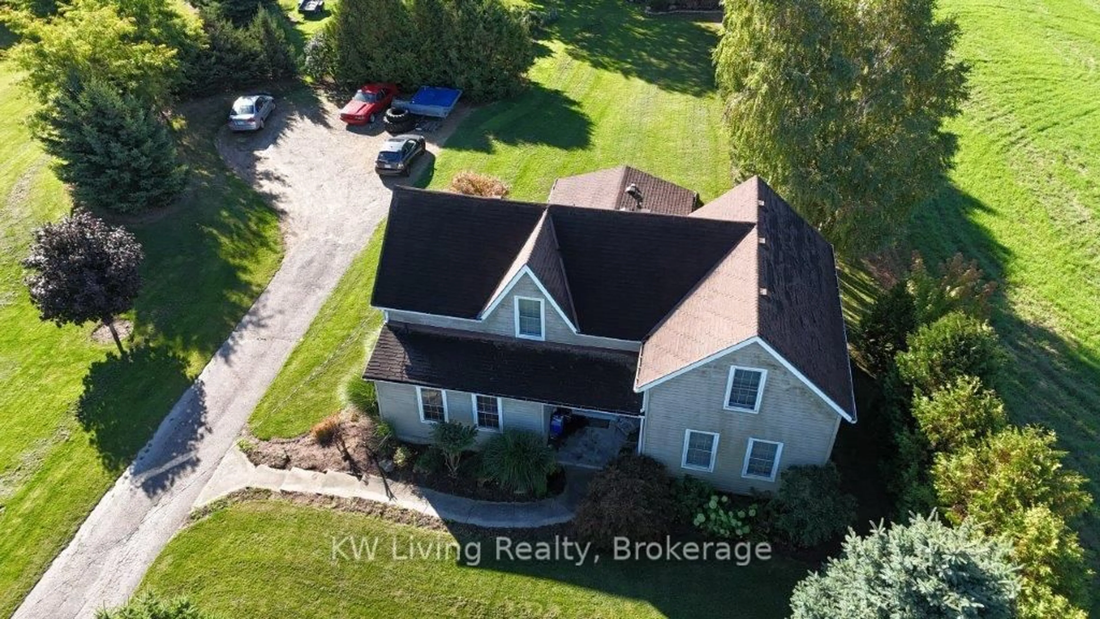 A pic from outside/outdoor area/front of a property/back of a property/a pic from drone, building for 358 Windham Road 2, Norwich Ontario N0E 1S0