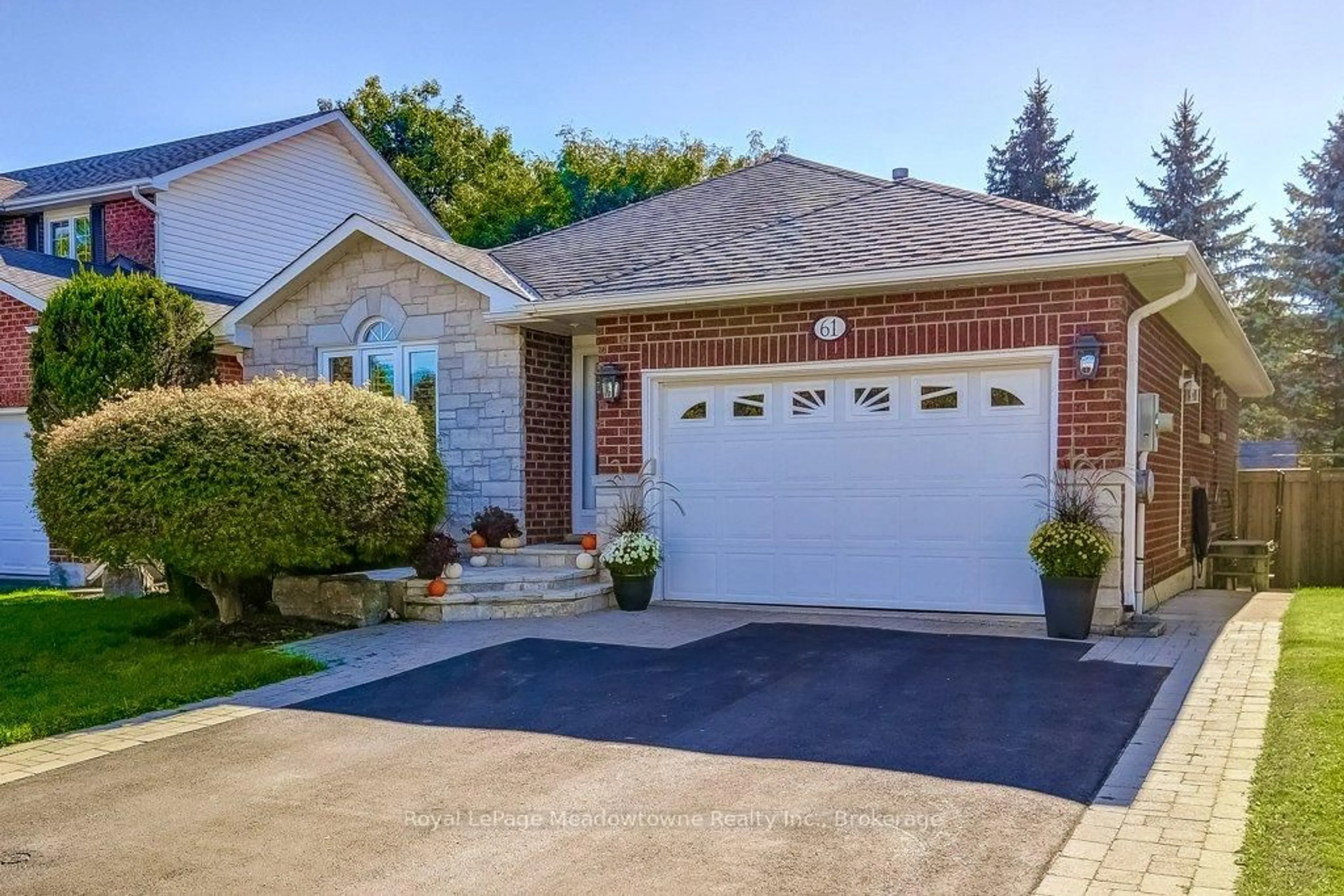 Home with brick exterior material, street for 61 Duncan Ave, Hamilton Ontario L8B 0H8