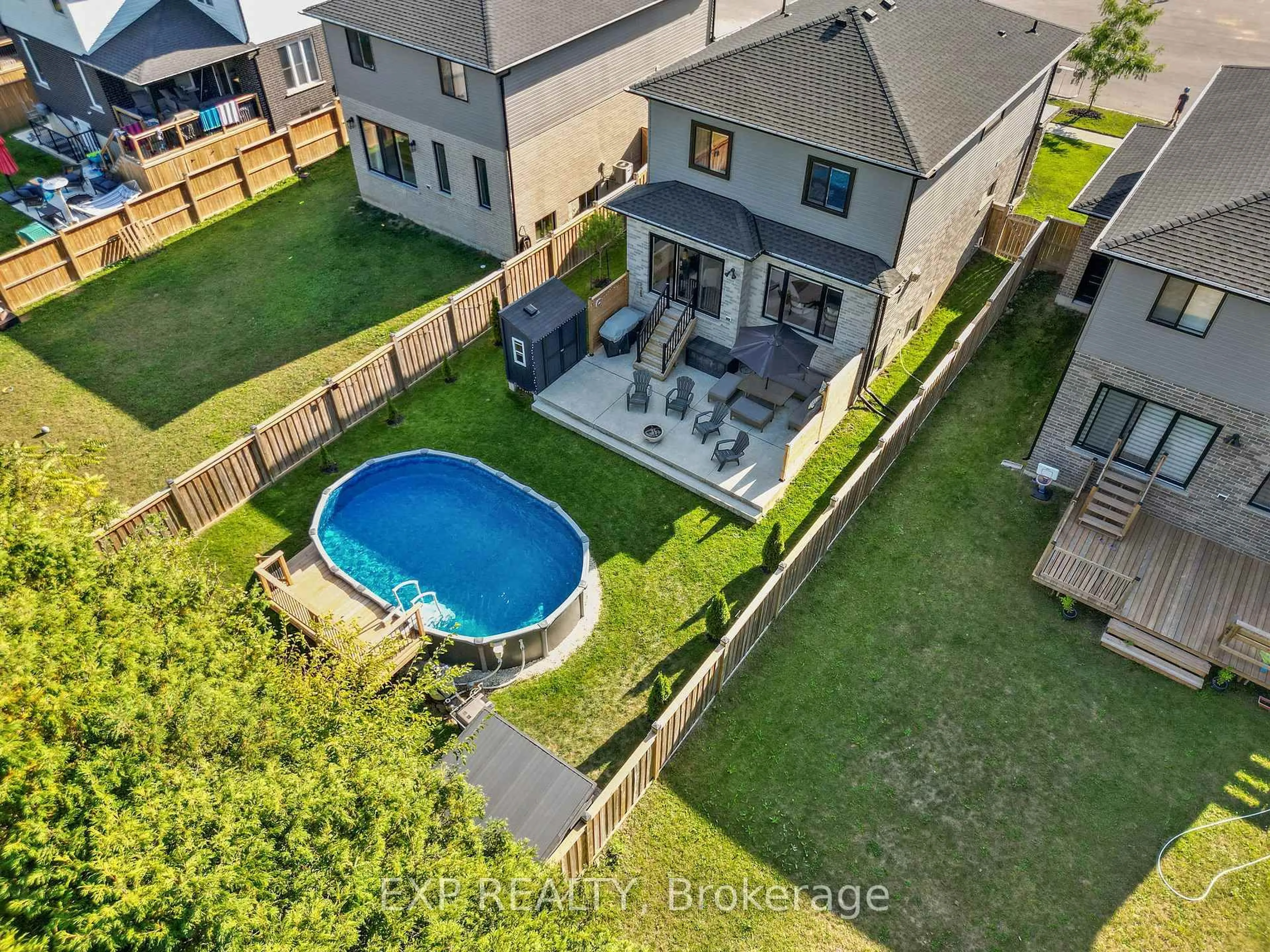 A pic from outside/outdoor area/front of a property/back of a property/a pic from drone, unknown for 58 McNeil St, Strathroy-Caradoc Ontario N0L 1W0