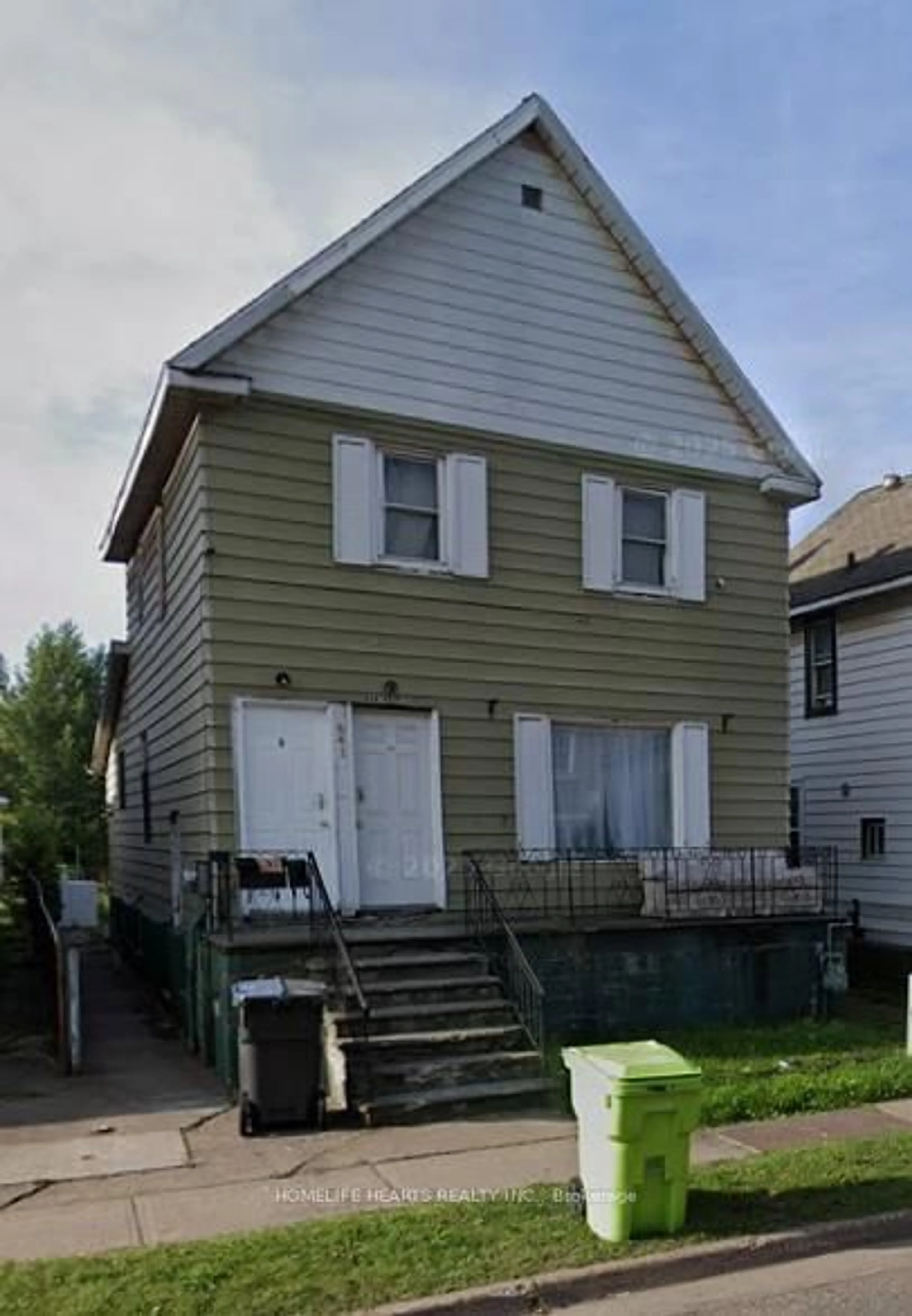 Unknown for 641 Queen St, Sault Ste Marie Ontario P6A 1B1