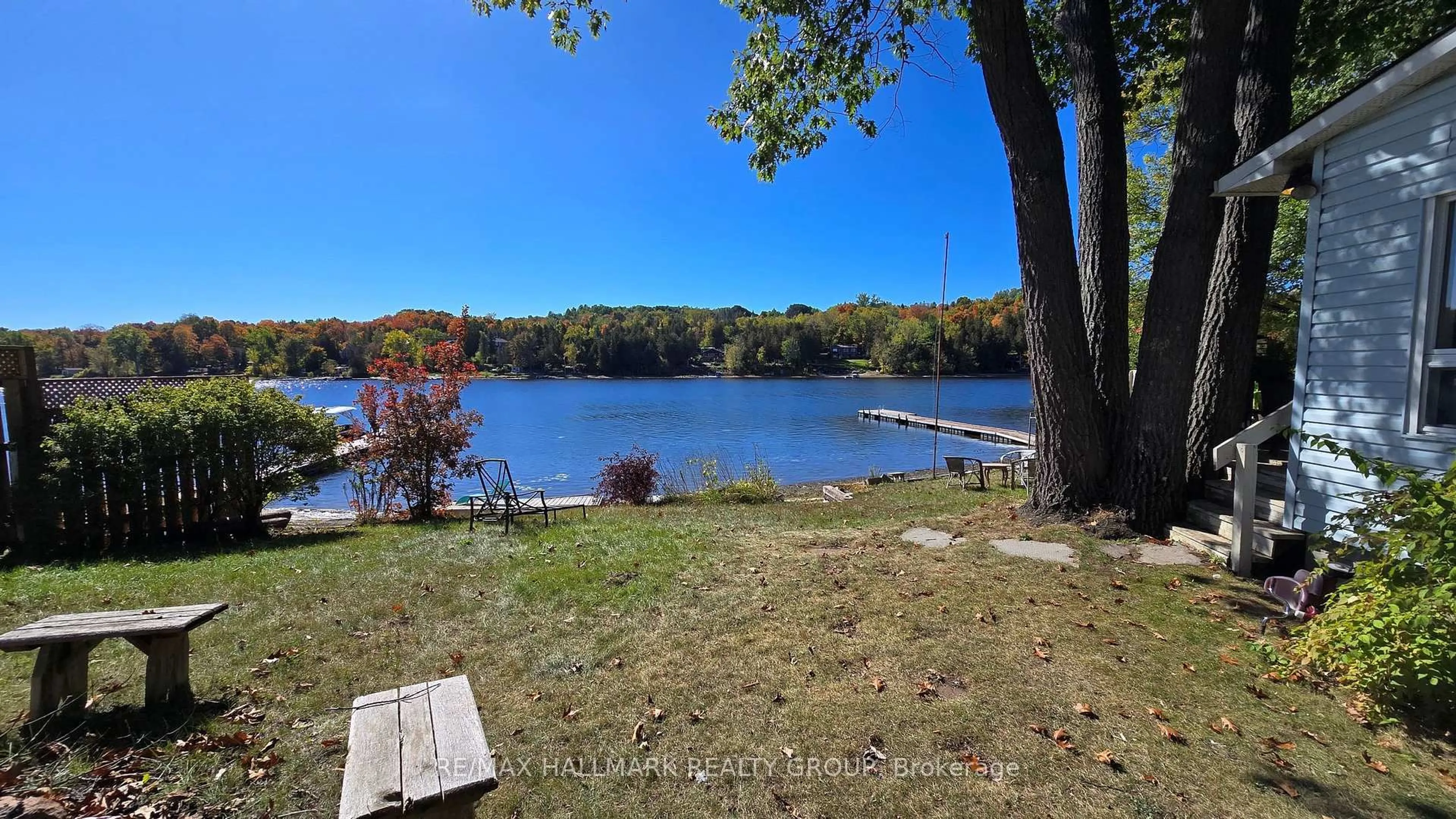 A pic from outside/outdoor area/front of a property/back of a property/a pic from drone, water/lake/river/ocean view for 1048 Bayview Dr, Ottawa Ontario K0A 3M0