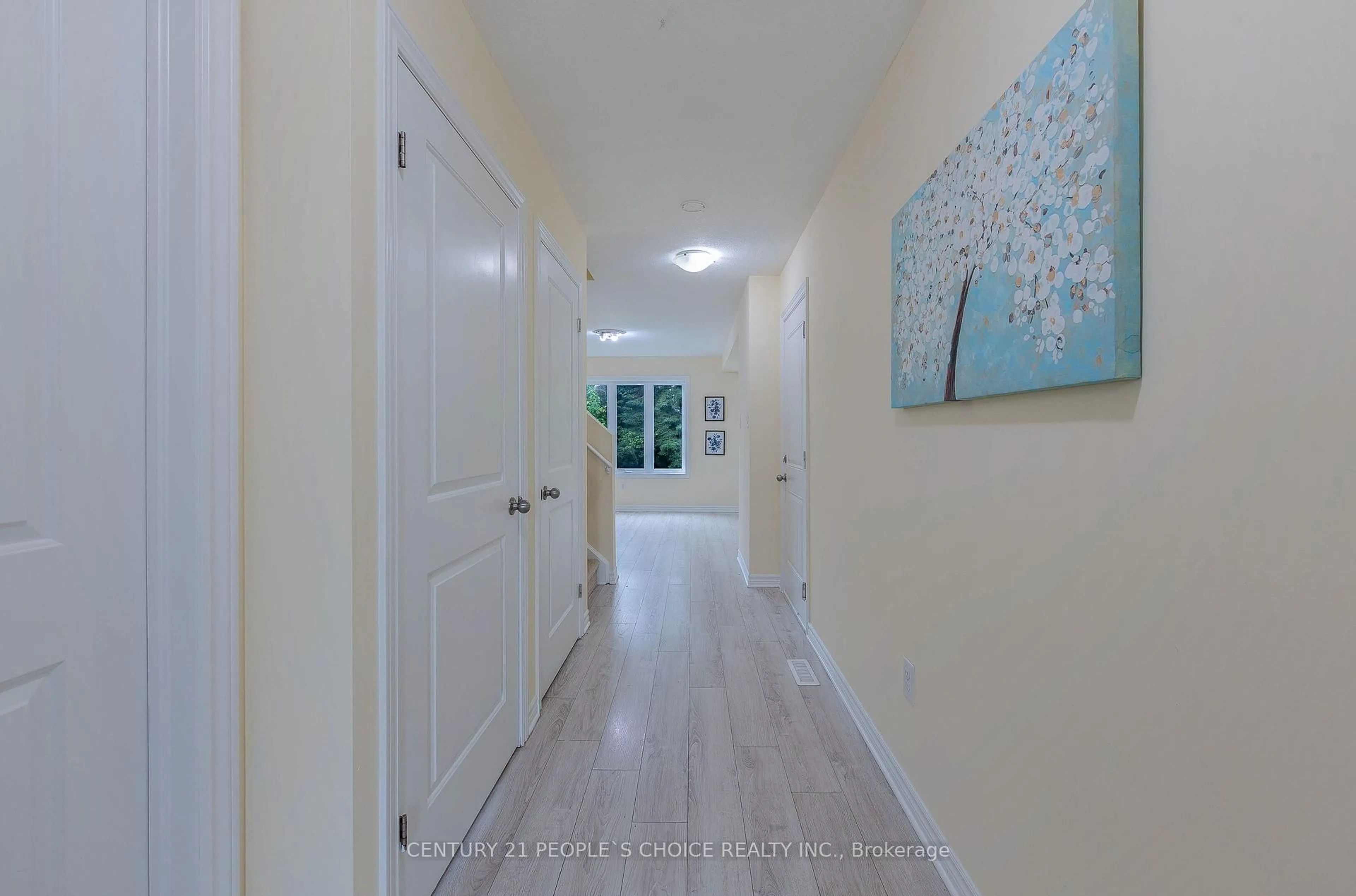 Indoor foyer for 1287 Michael Circ, London East Ontario N5C 1R1