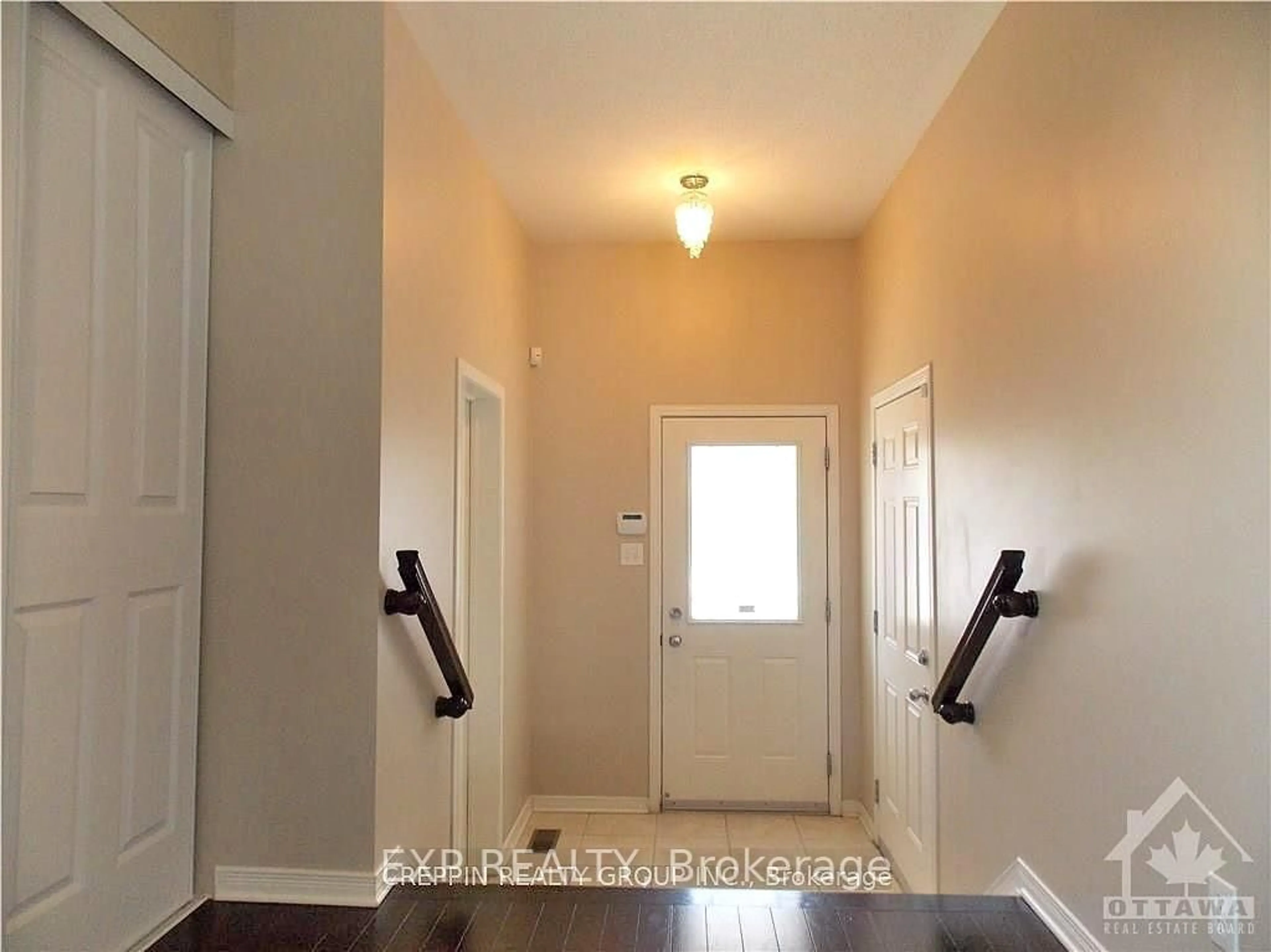 Indoor entryway for 169 sorento St, Ottawa Ontario K2J 0B6