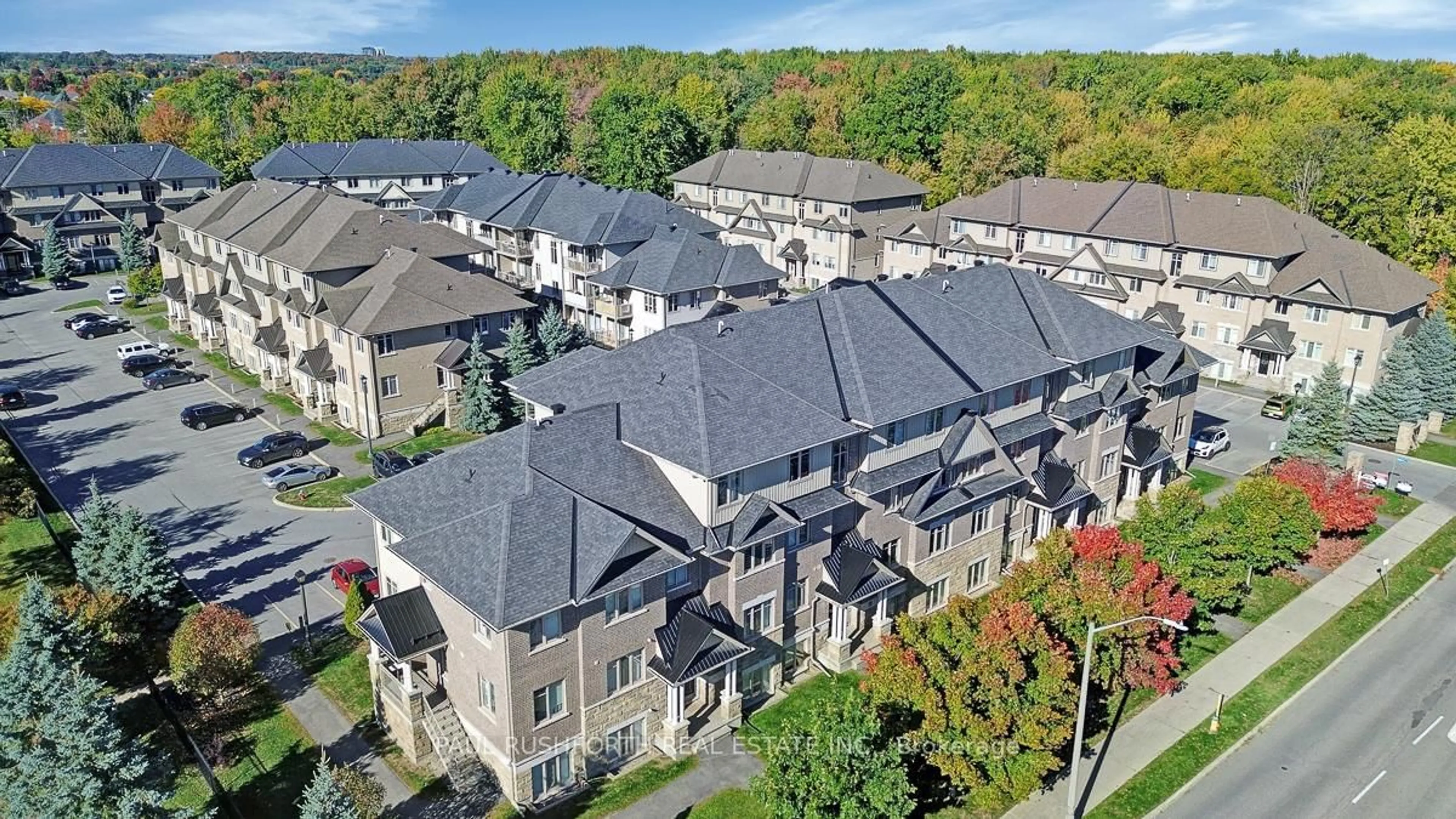 A pic from outside/outdoor area/front of a property/back of a property/a pic from drone, unknown for 3791 Canyon Walk Dr #G, Ottawa Ontario K1V 2M4