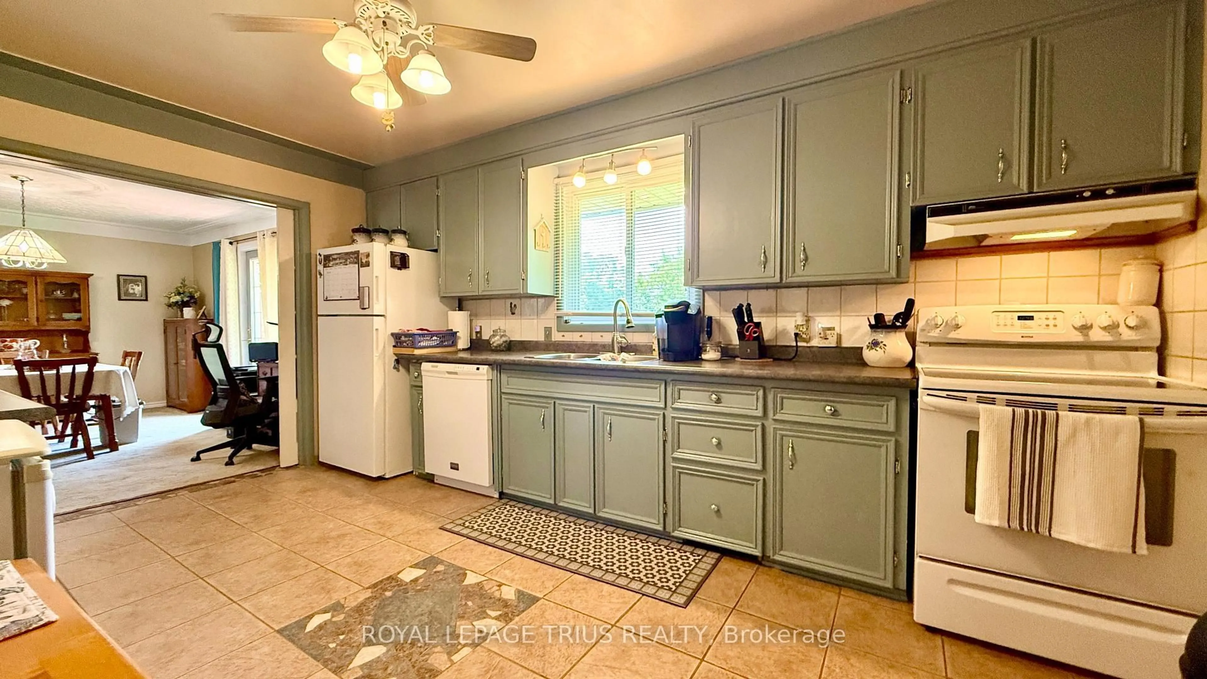 Standard kitchen, ceramic/tile floor for 1665 COCKSHUTT Rd, Norfolk Ontario N0E 1Y0