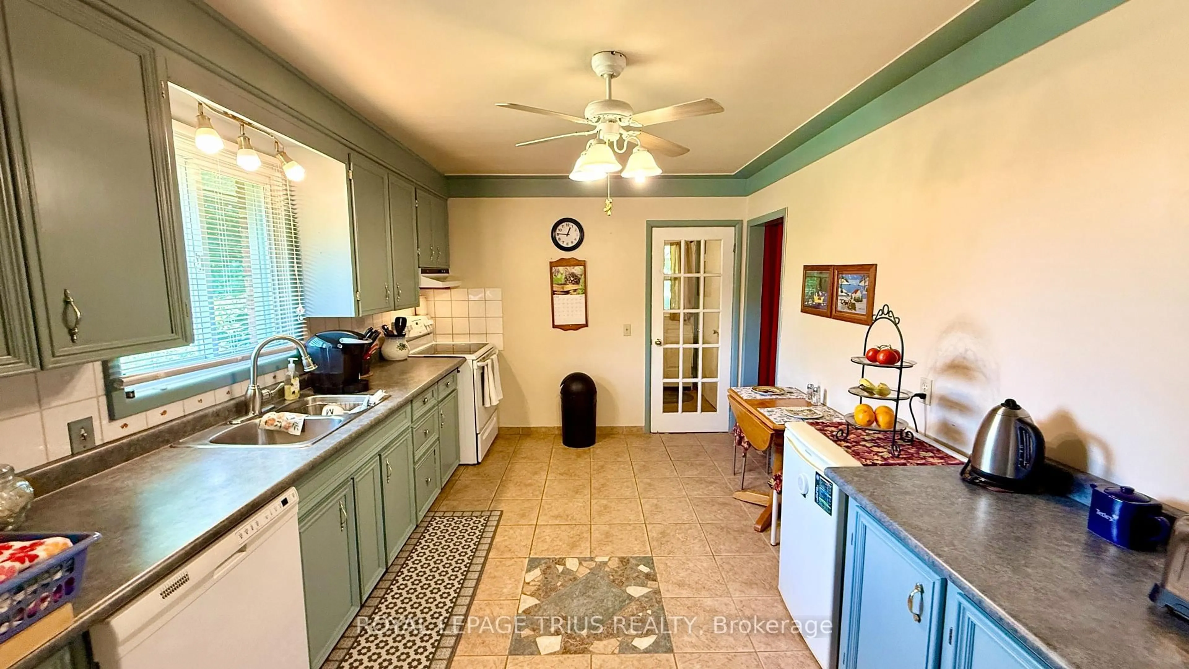 Standard kitchen, ceramic/tile floor for 1665 COCKSHUTT Rd, Norfolk Ontario N0E 1Y0