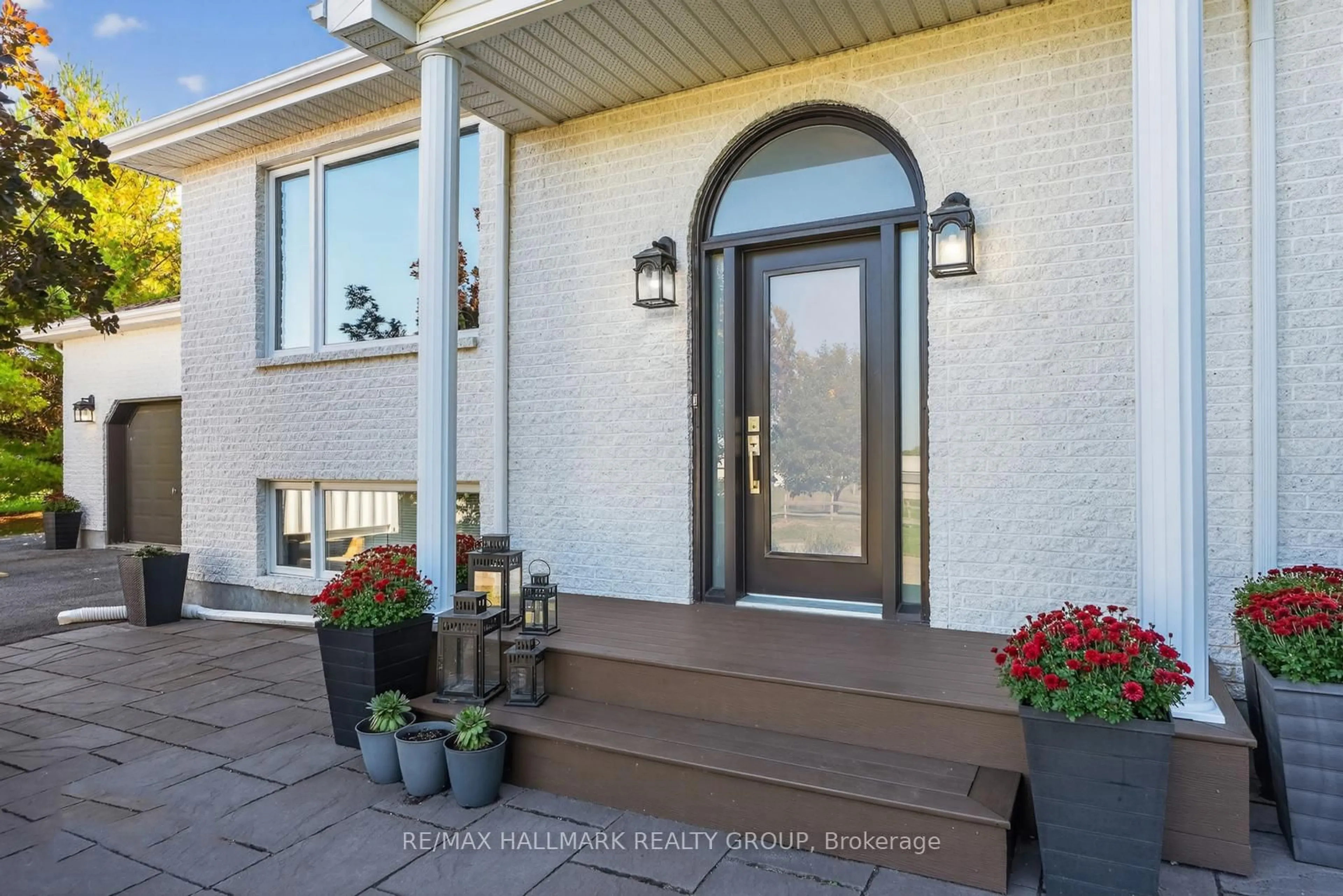 Indoor entryway for 2851 GLENWOOD Dr, Metcalfe Ontario K0A 2P0