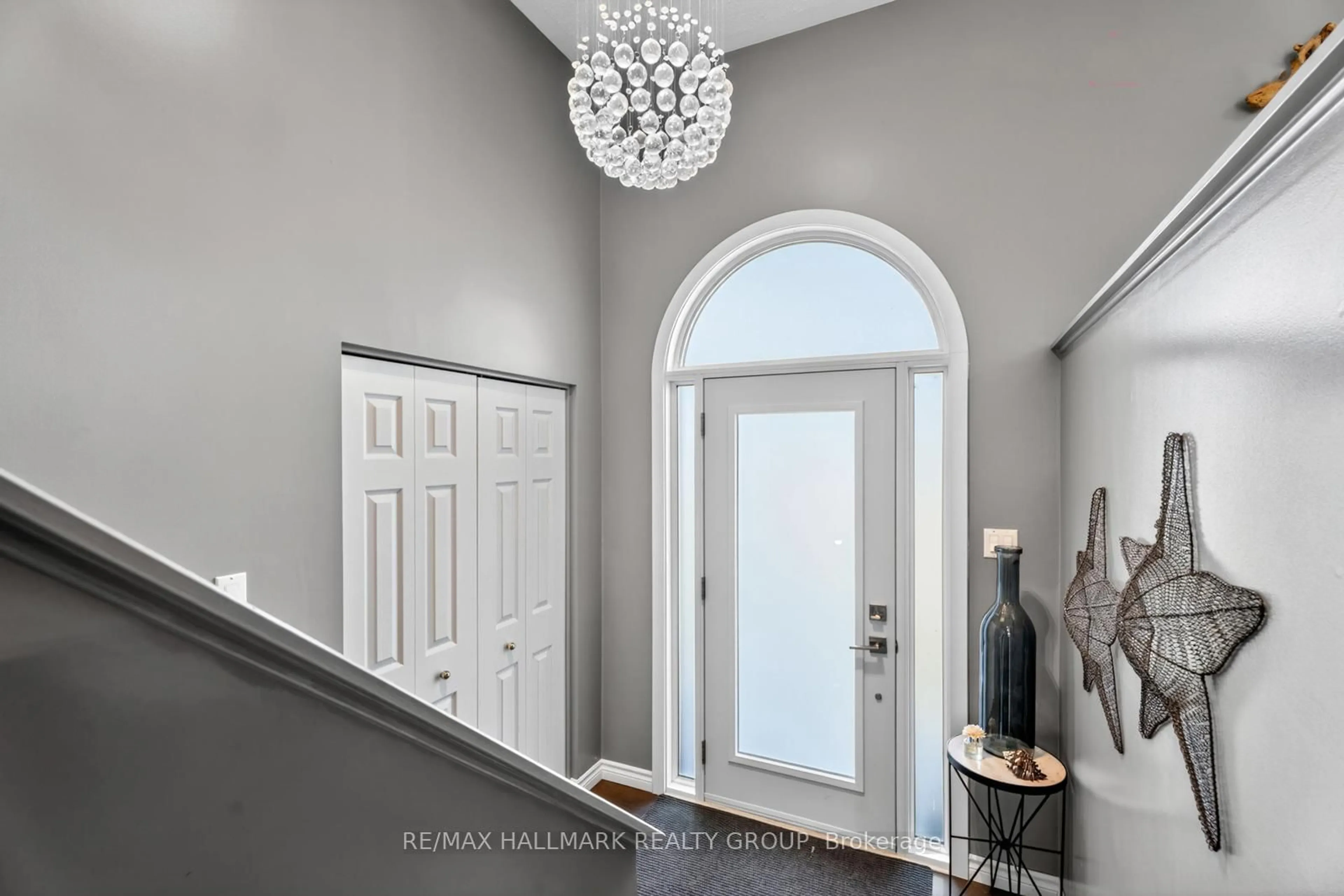 Indoor entryway for 2851 GLENWOOD Dr, Metcalfe Ontario K0A 2P0