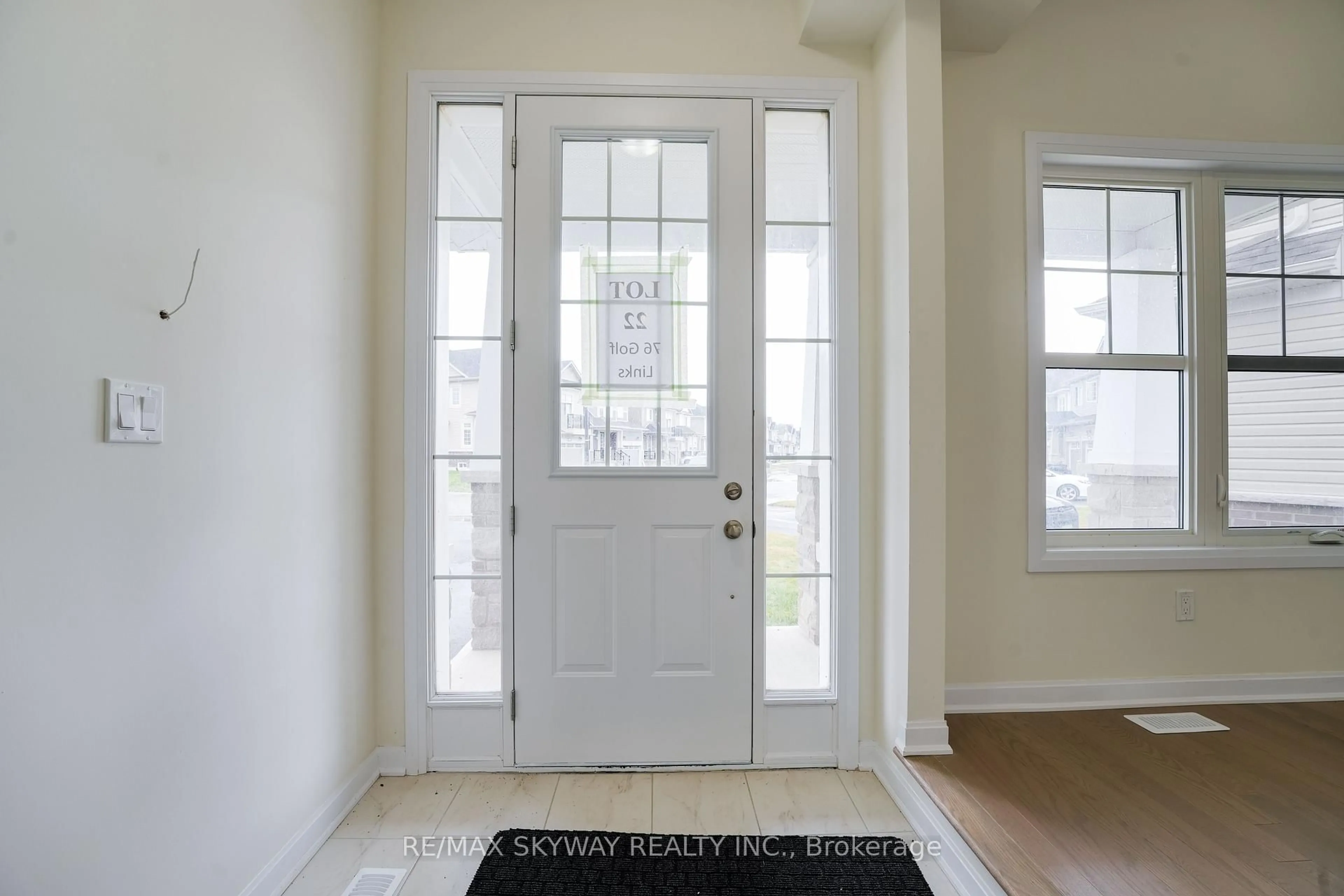 Indoor entryway for 76 Golf Links Dr, Loyalist Ontario K0H 0B4