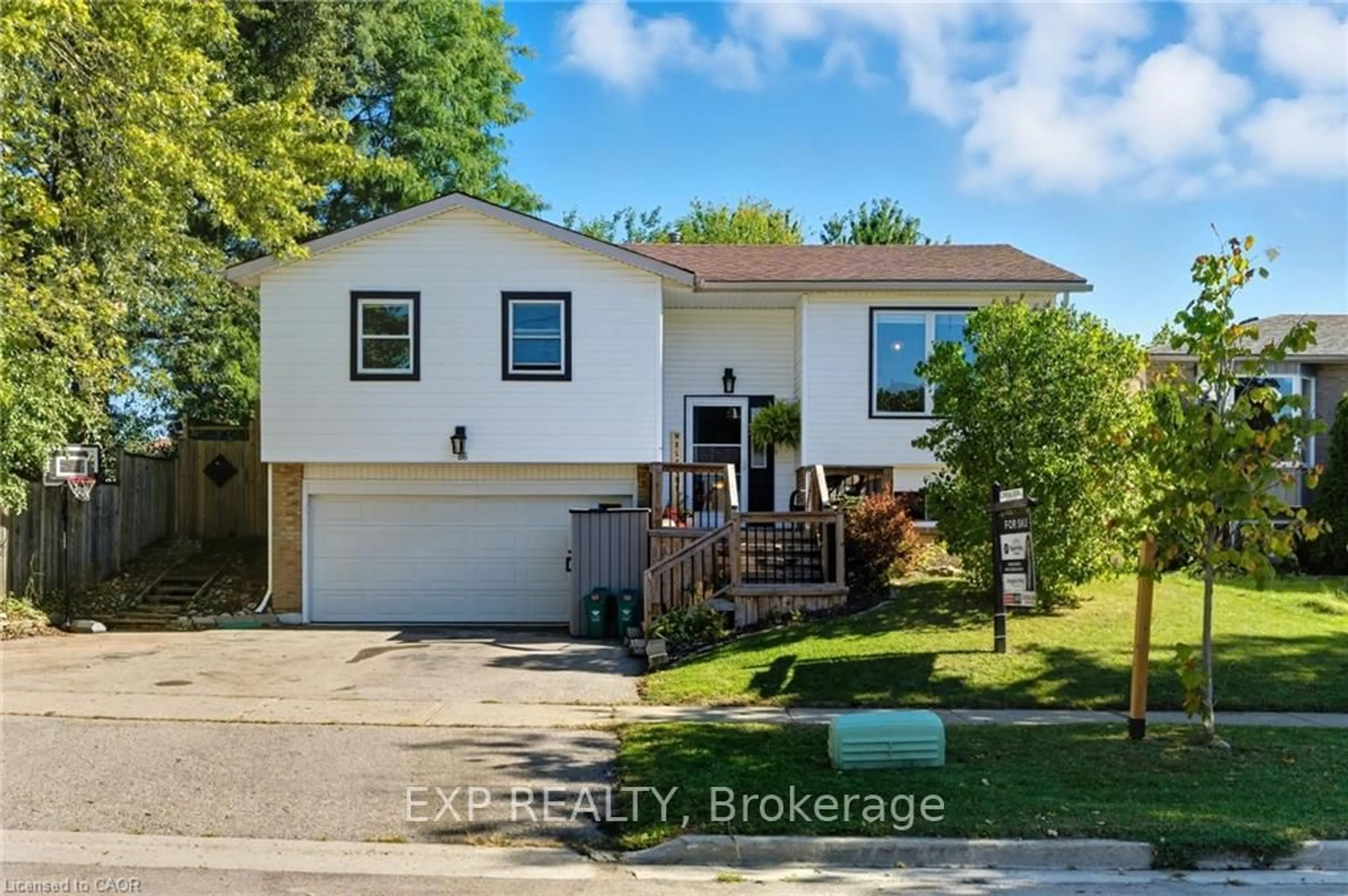 A pic from outside/outdoor area/front of a property/back of a property/a pic from drone, street for 86 Sugar Maple St, Kitchener Ontario N2N 1X7