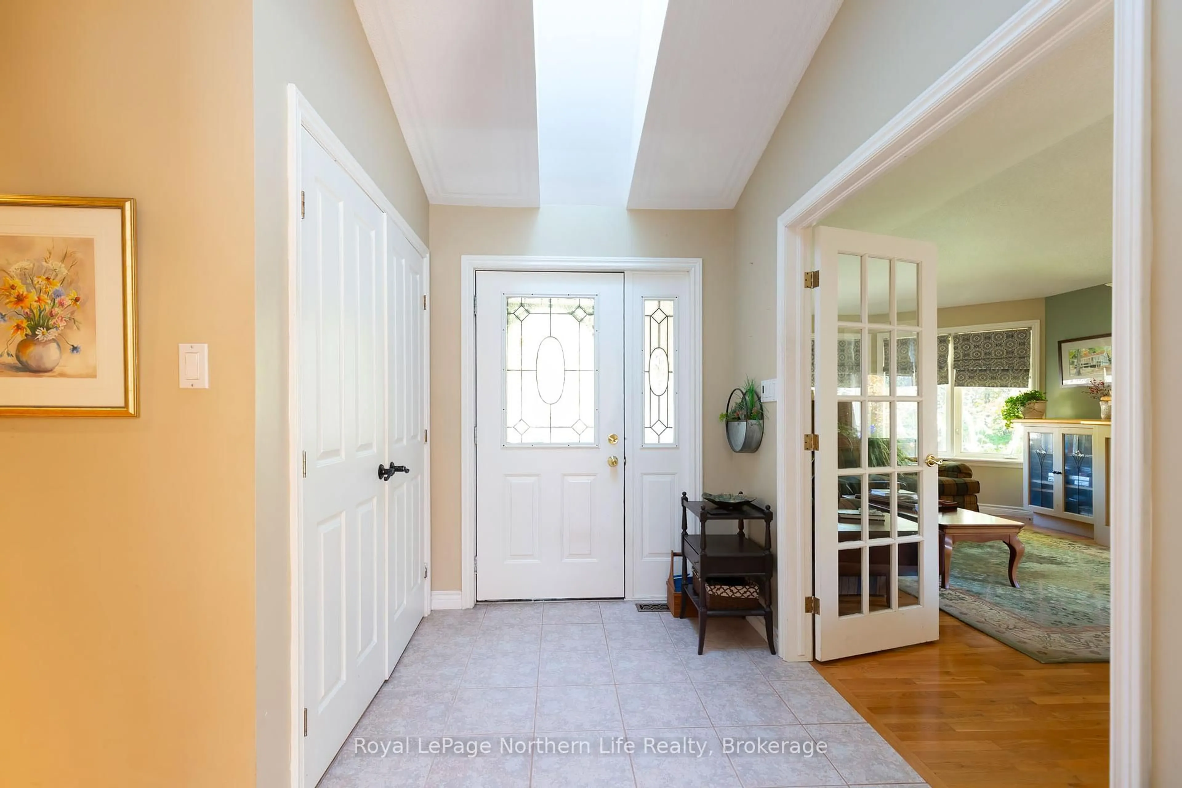 Indoor entryway for 389 Carmichael Dr, North Bay Ontario P1B 8G2