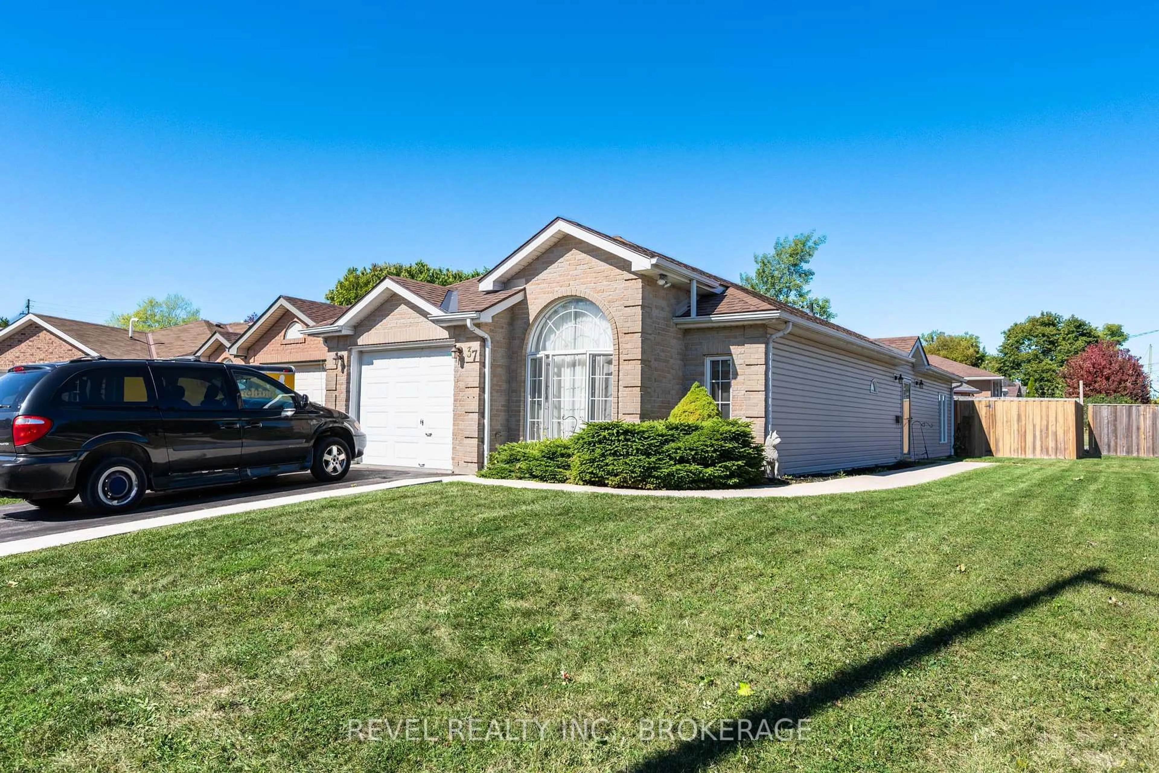 Unknown for 37 Wilfred Cres, Kingston Ontario K7K 7G7