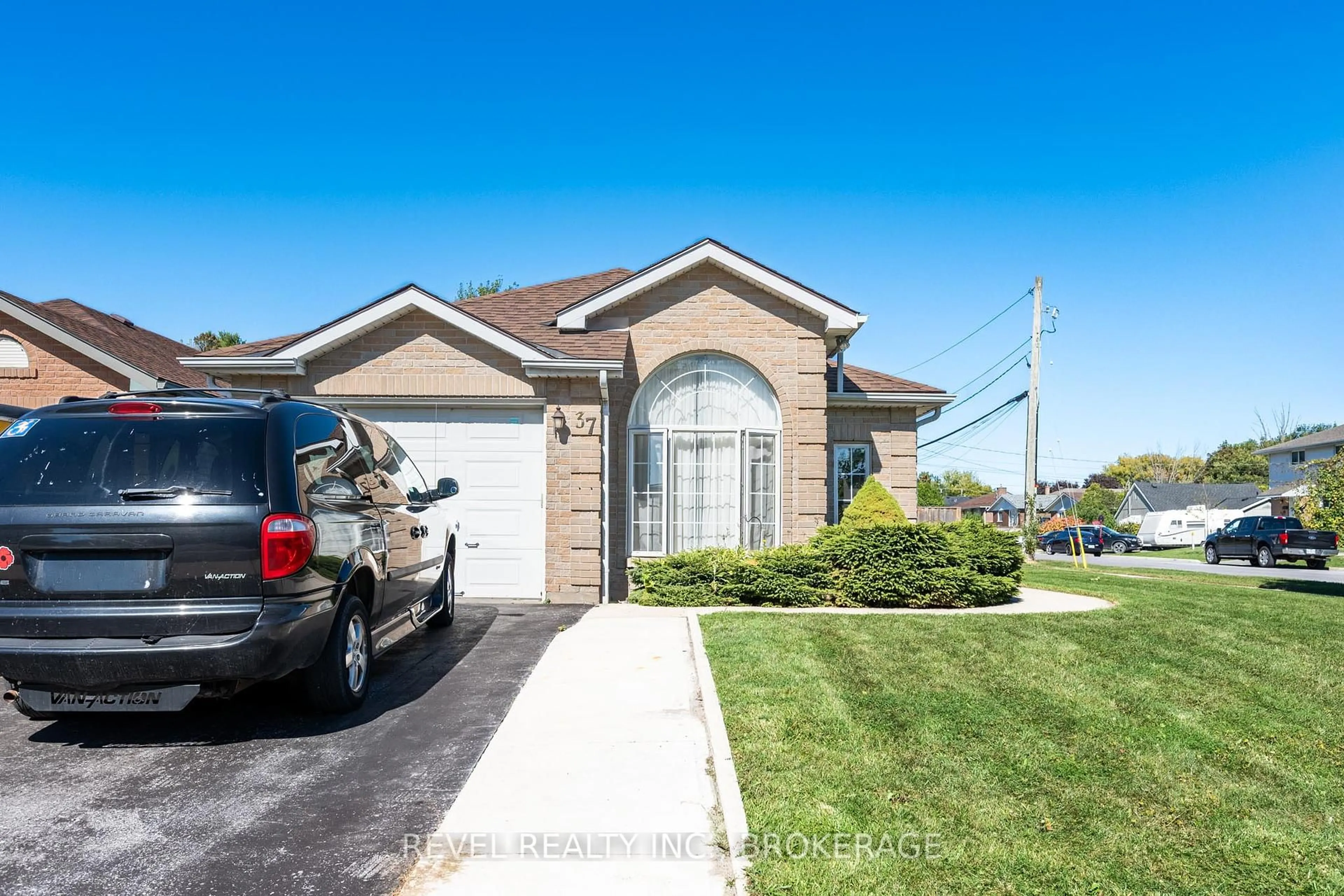 Unknown for 37 Wilfred Cres, Kingston Ontario K7K 7G7
