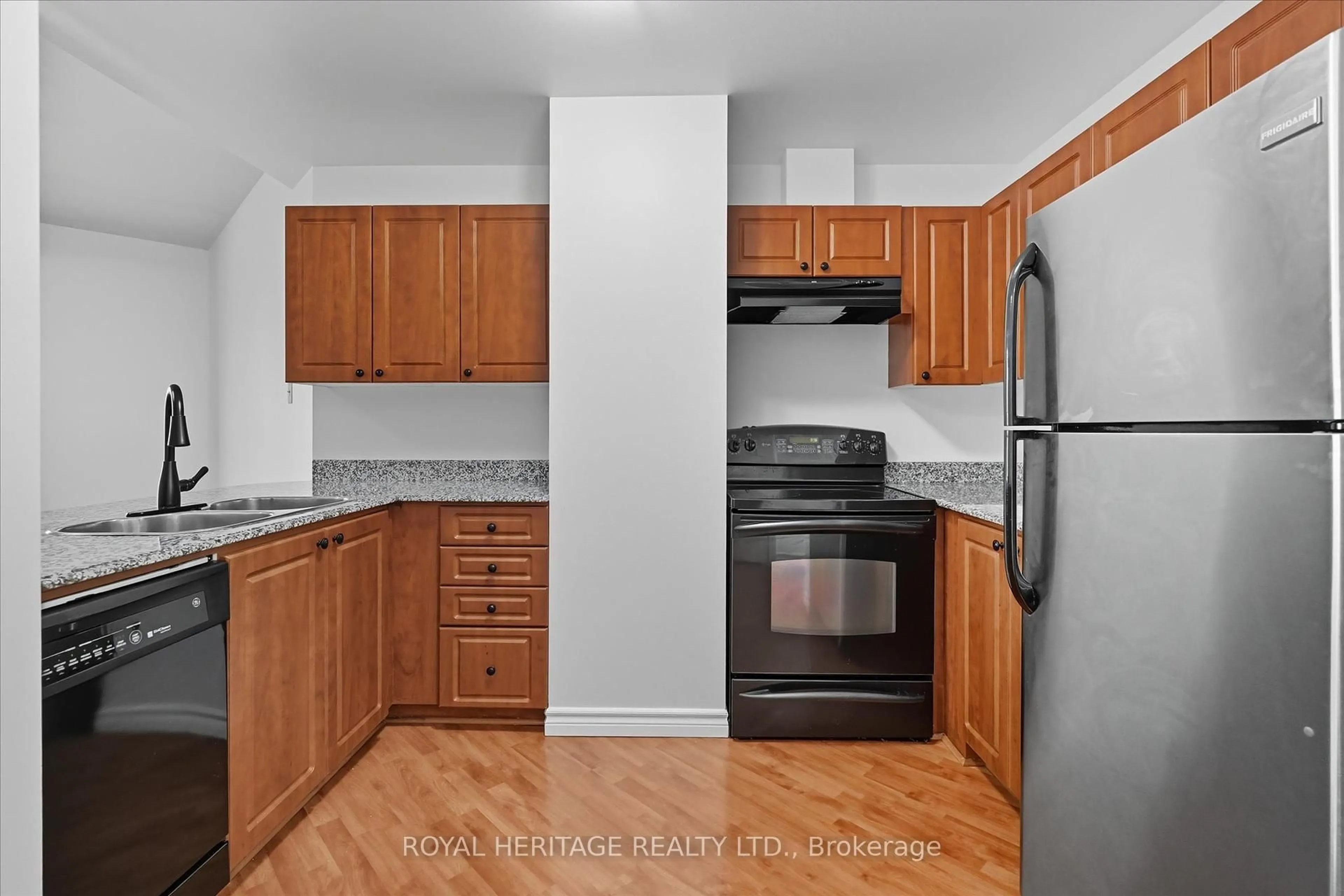 Standard kitchen, unknown for 135 James St #615, Hamilton Ontario L8P 2Z6