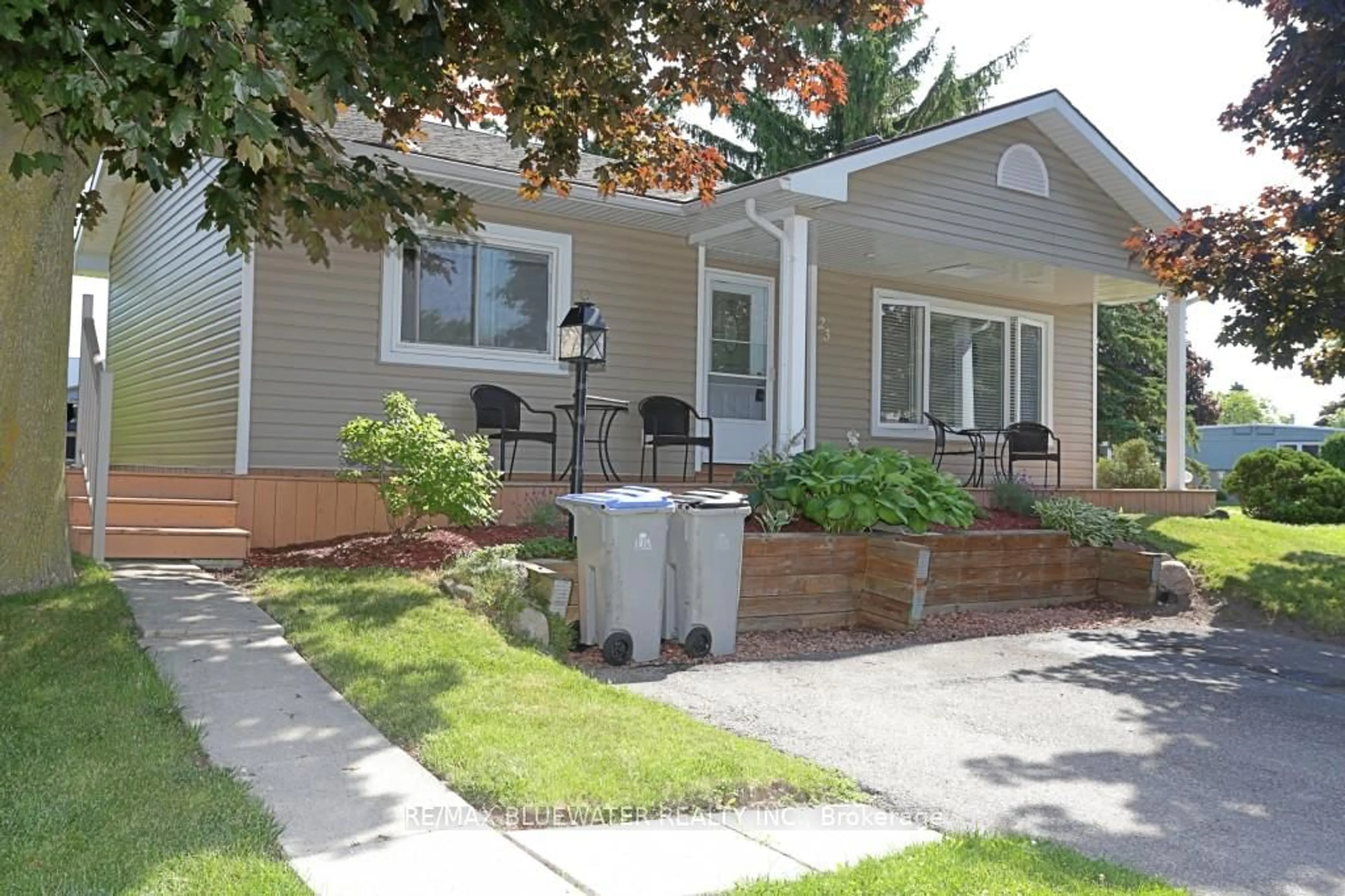 Patio, street for 23 Pebble Beach Pkwy, South Huron Ontario N0M 1T0