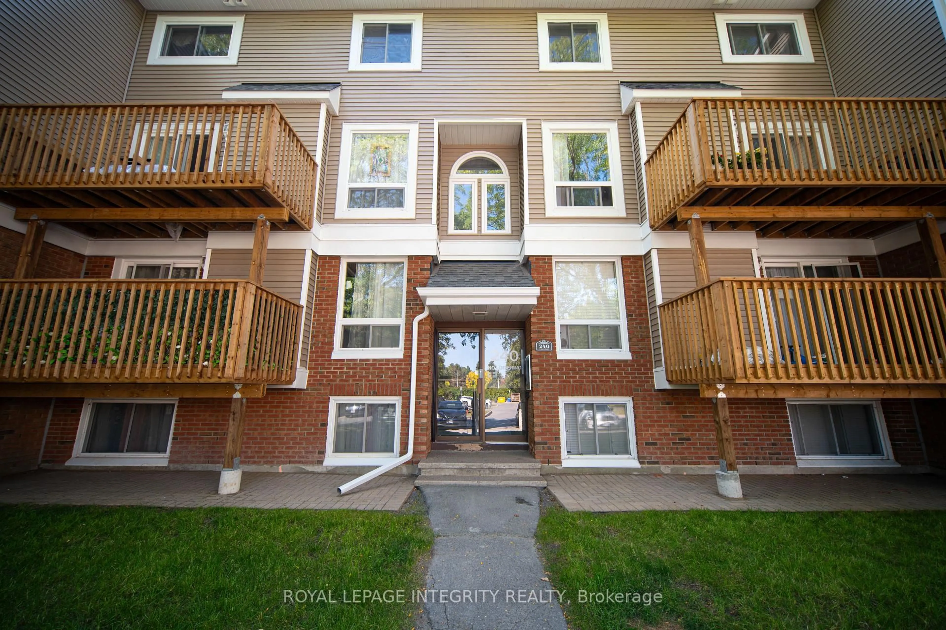 Patio, unknown for 240 FENERTY Crt #8, Ottawa Ontario K2L 3A7