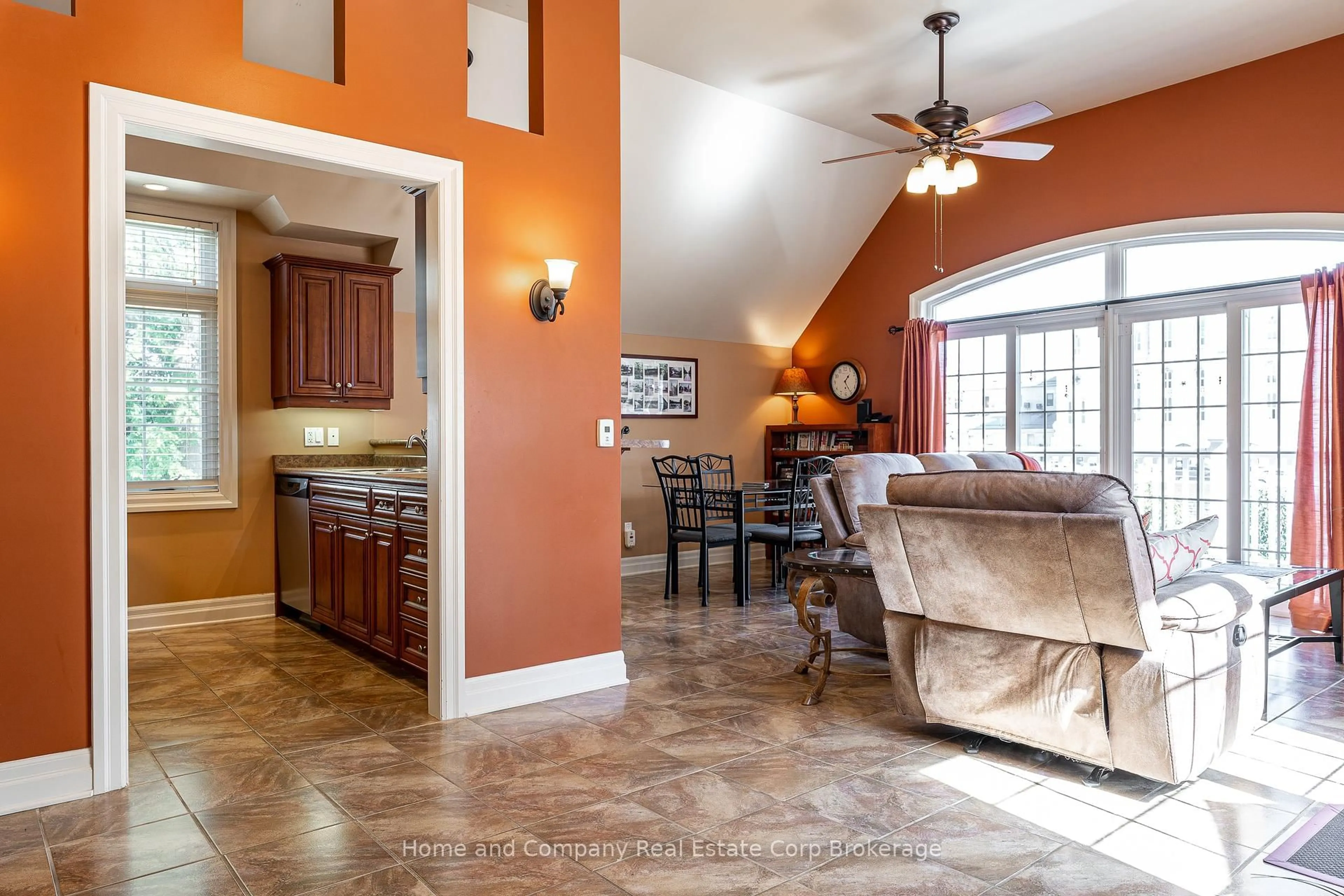 Open concept kitchen, ceramic/tile floor for 35 Thomas St, St. Marys Ontario N4X 1A2