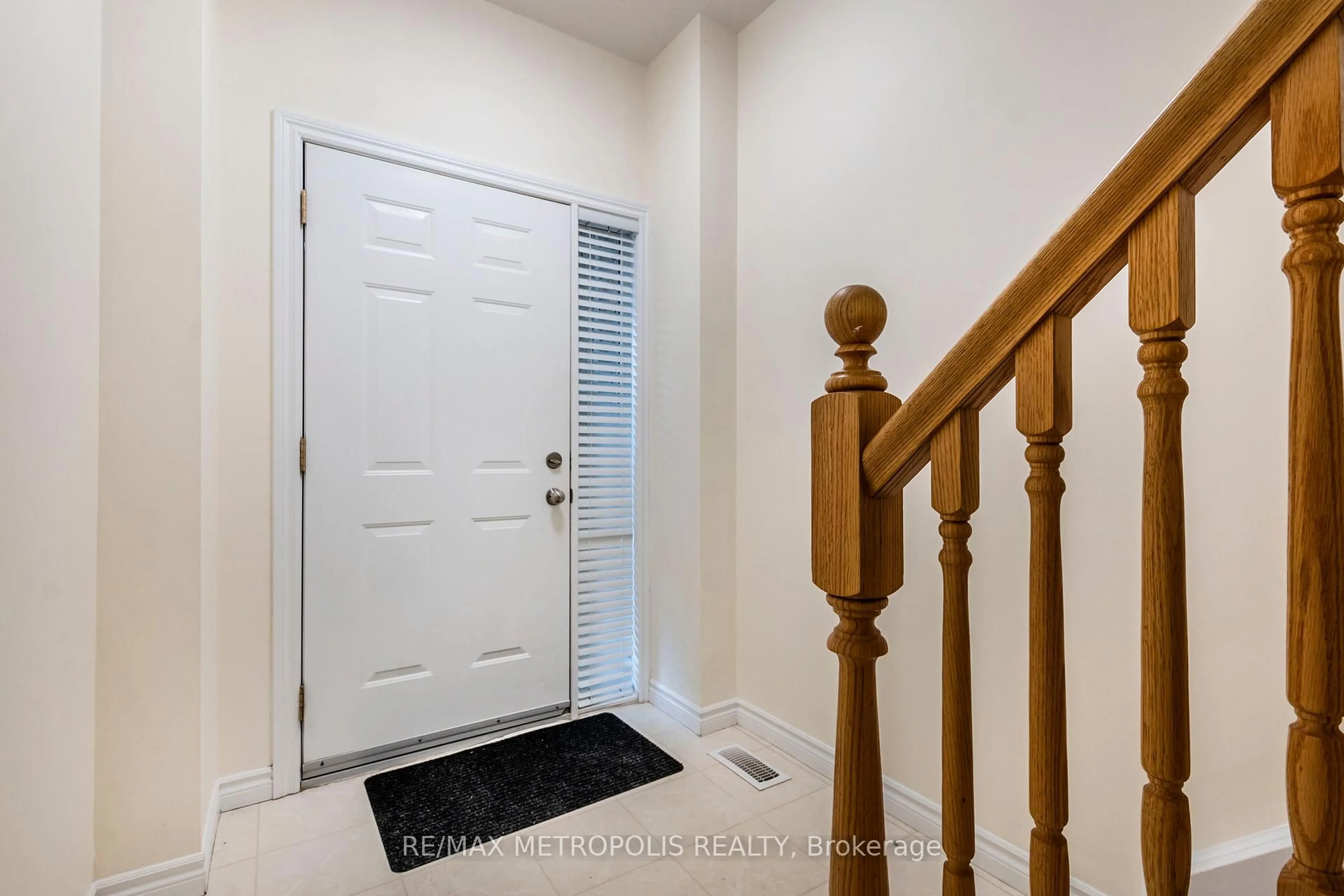 Indoor entryway for 619 Wild Ginger Ave #C15, Waterloo Ontario N2V 2X1