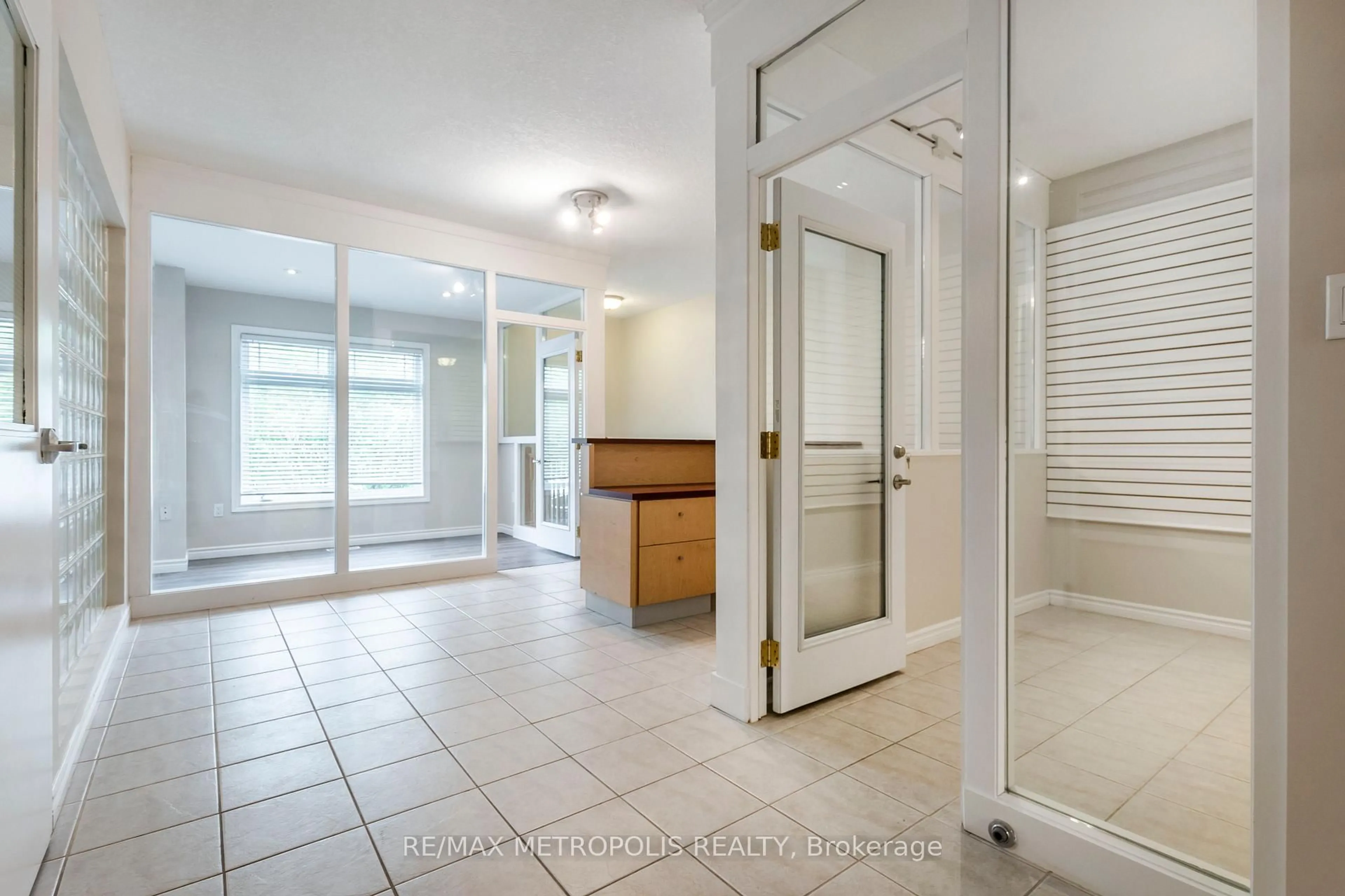 Indoor entryway for 619 Wild Ginger Ave #C15, Waterloo Ontario N2V 2X1