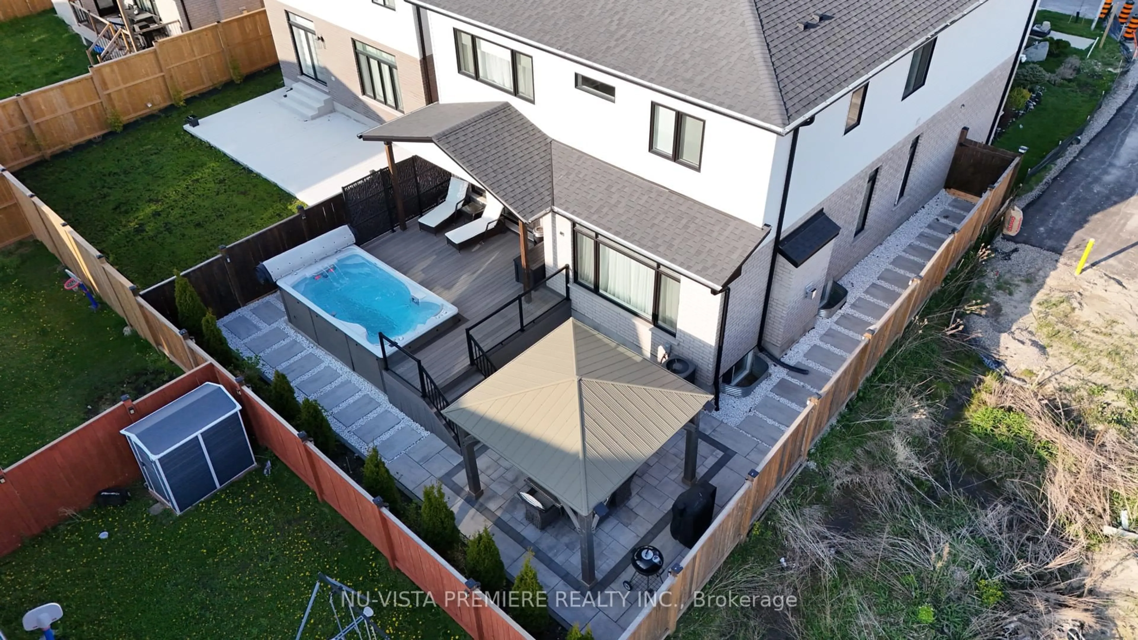 A pic from outside/outdoor area/front of a property/back of a property/a pic from drone, street for 1795 BRAYFORD Ave, London South Ontario N6K 0H4