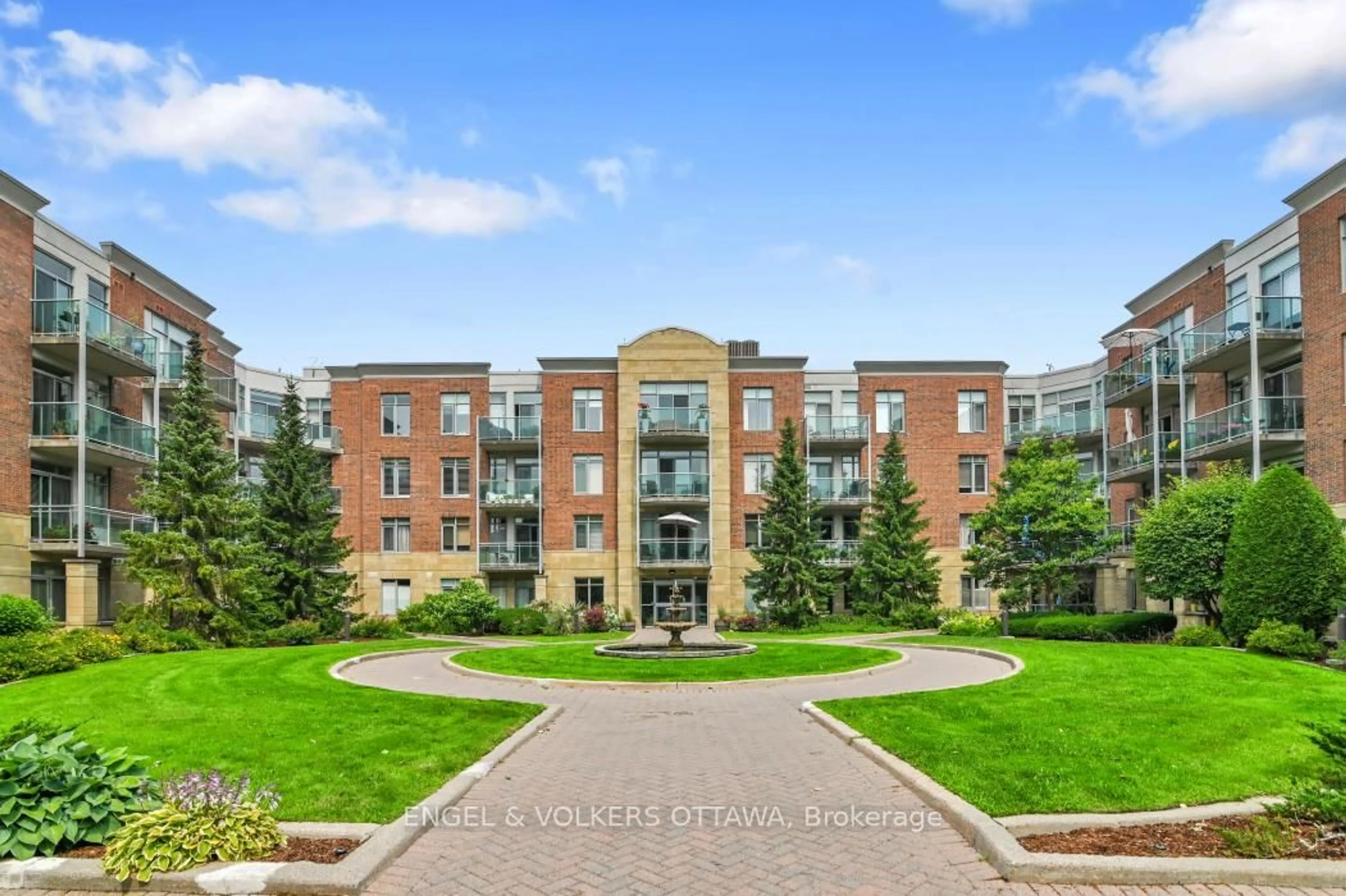 A pic from outside/outdoor area/front of a property/back of a property/a pic from drone, building for 205 Bolton St #115, Ottawa Ontario K1N 1K7
