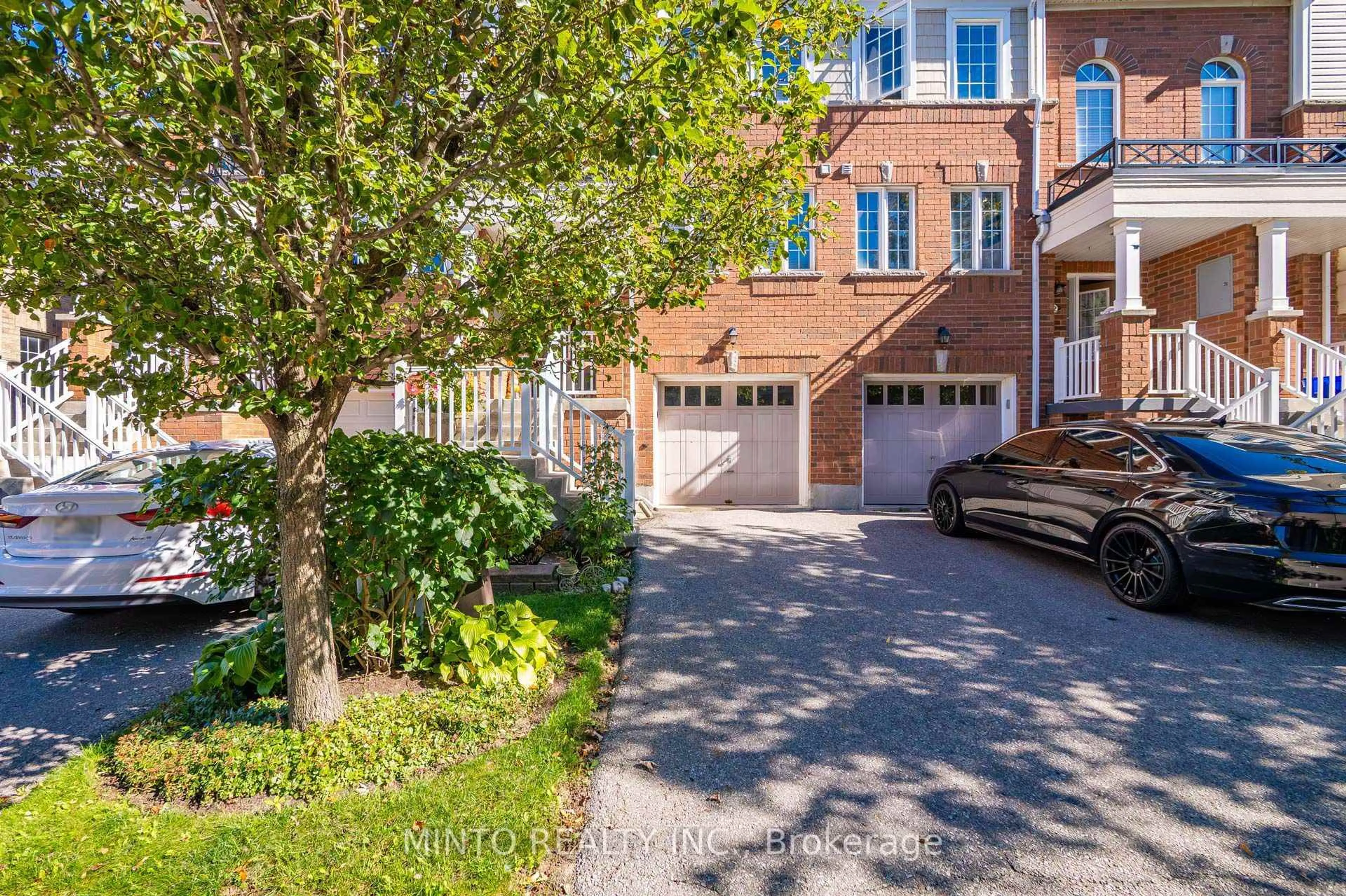 A pic from outside/outdoor area/front of a property/back of a property/a pic from drone, street for 7 Sirente Dr #53, Hamilton Ontario L9A 0B4
