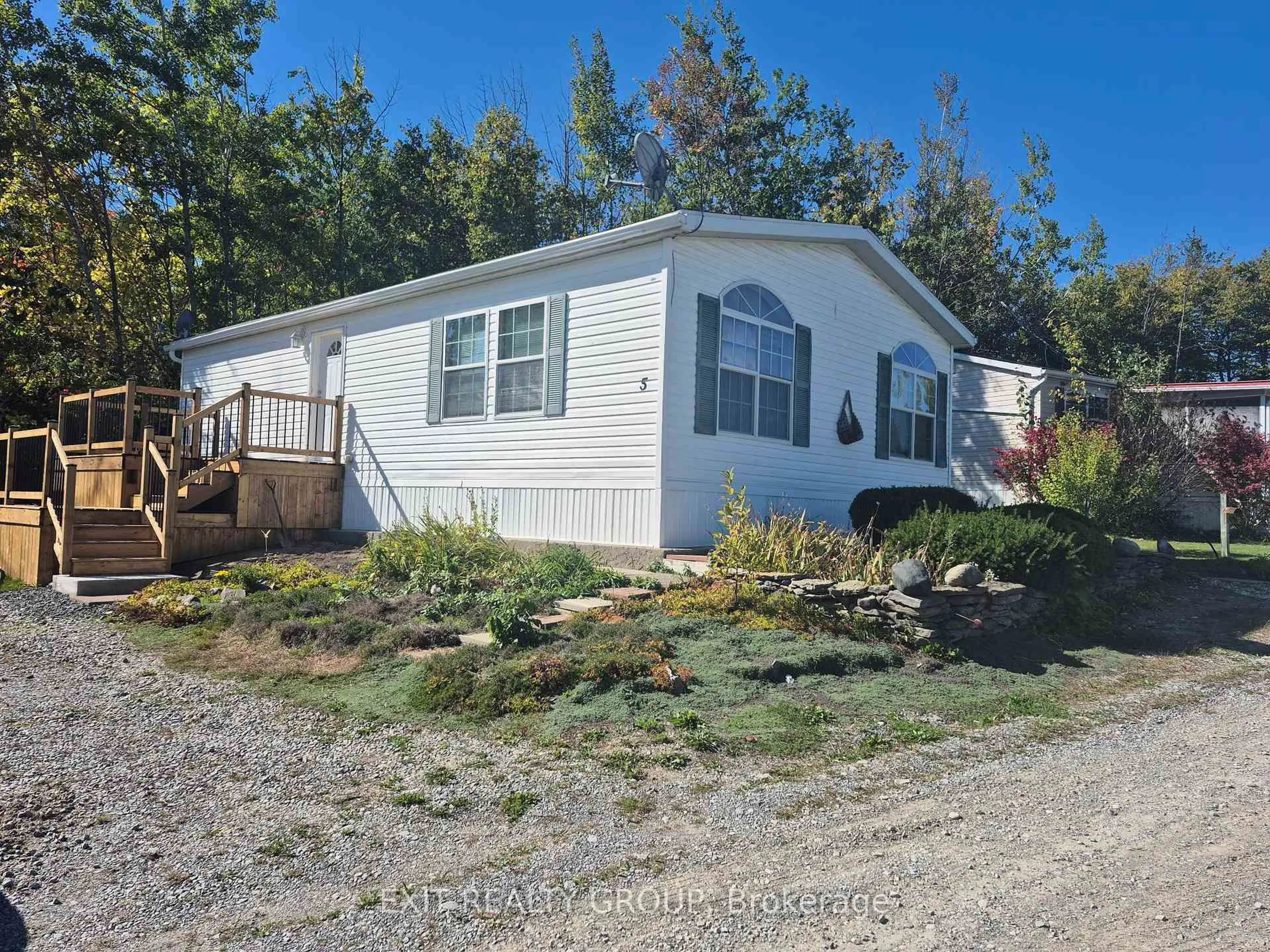 Home with vinyl exterior material, water/lake/river/ocean view for 5-152 Concession Road 11 W, Trent Hills Ontario K0L 1Y0