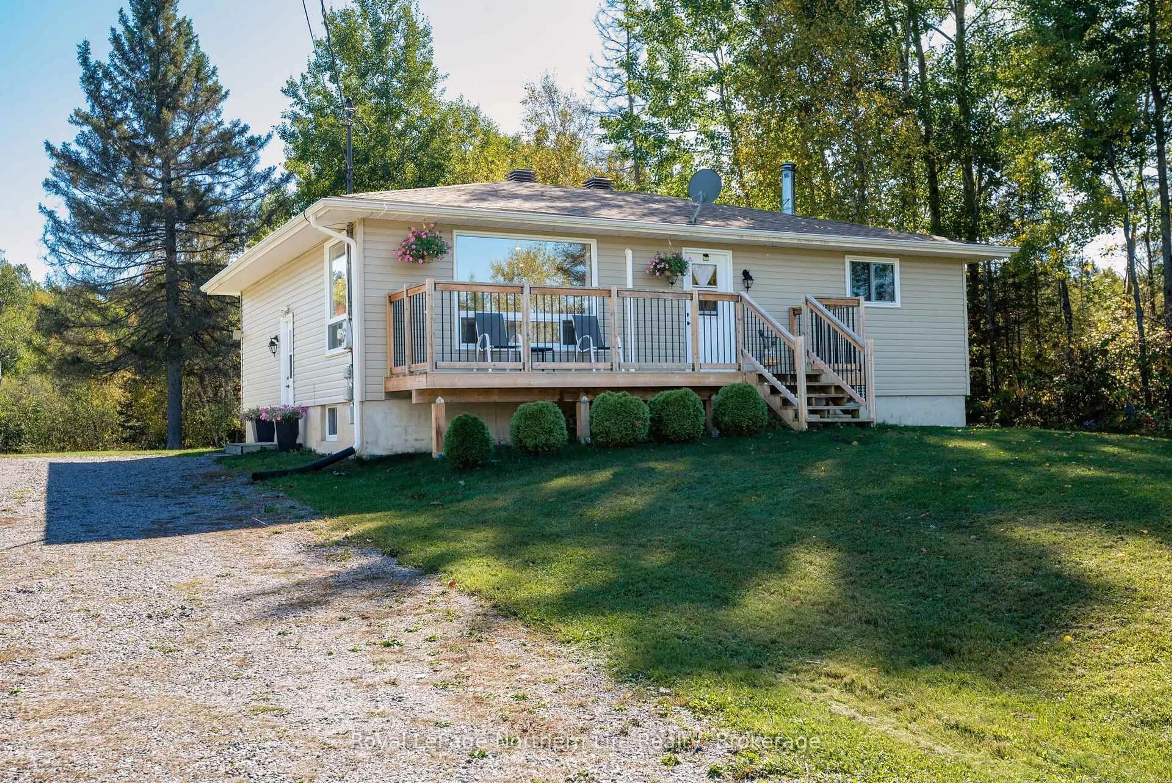 Home with vinyl exterior material, unknown for 554 Lavigne Rd, East Ferris Ontario P0H 1K0