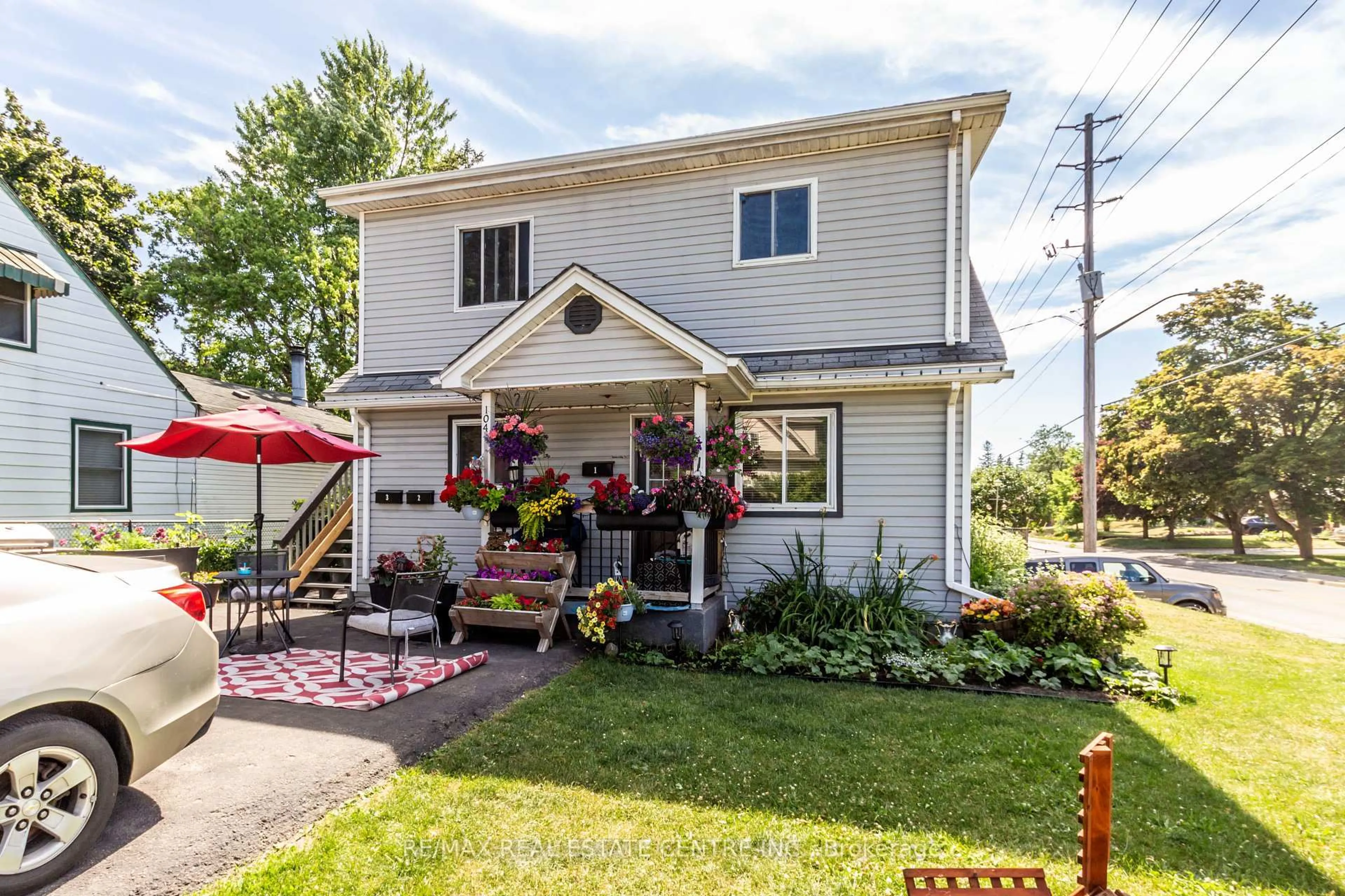 Unknown for 104 Oakwood Ave, Cambridge Ontario N3H 4J2