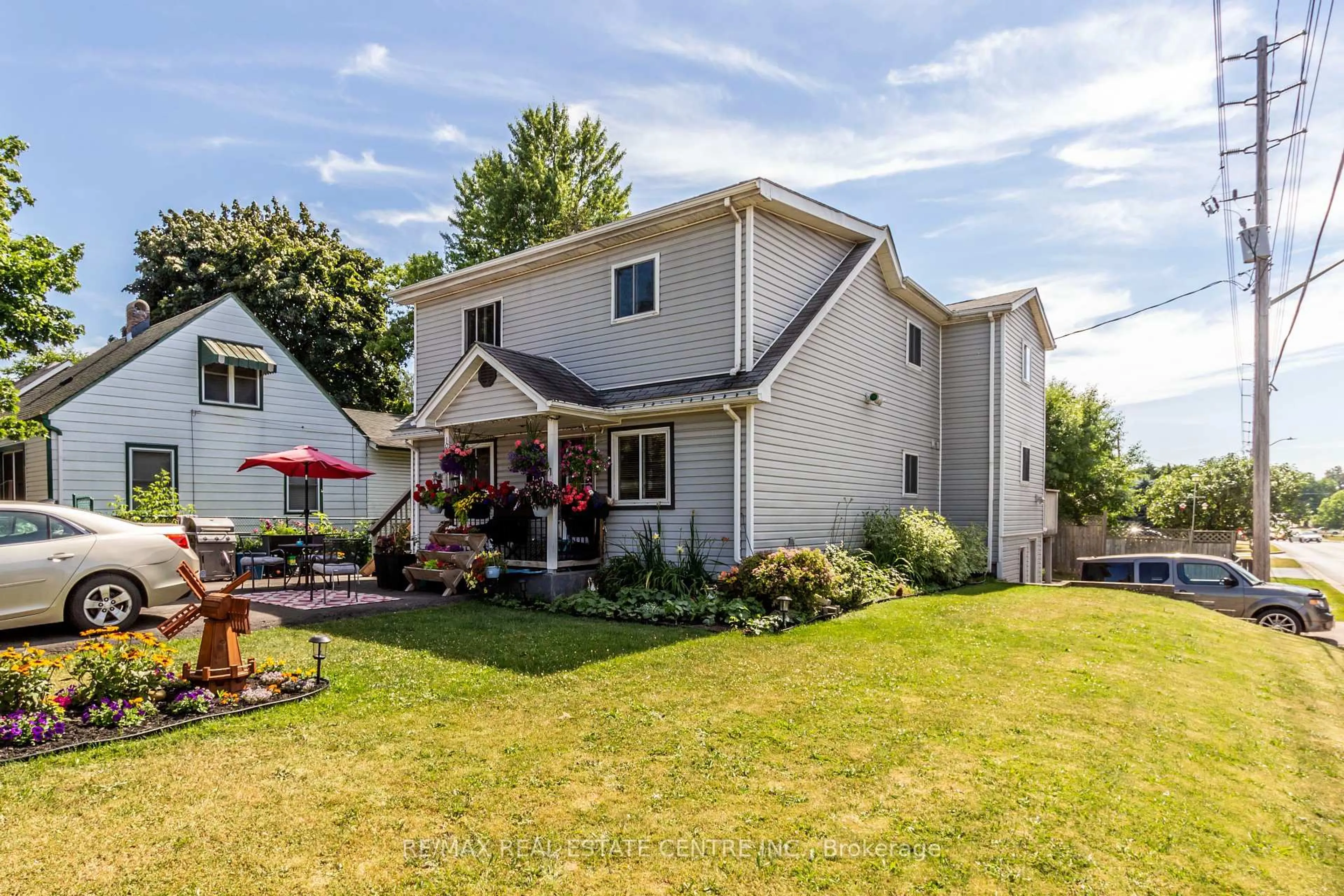 Unknown for 104 Oakwood Ave, Cambridge Ontario N3H 4J2